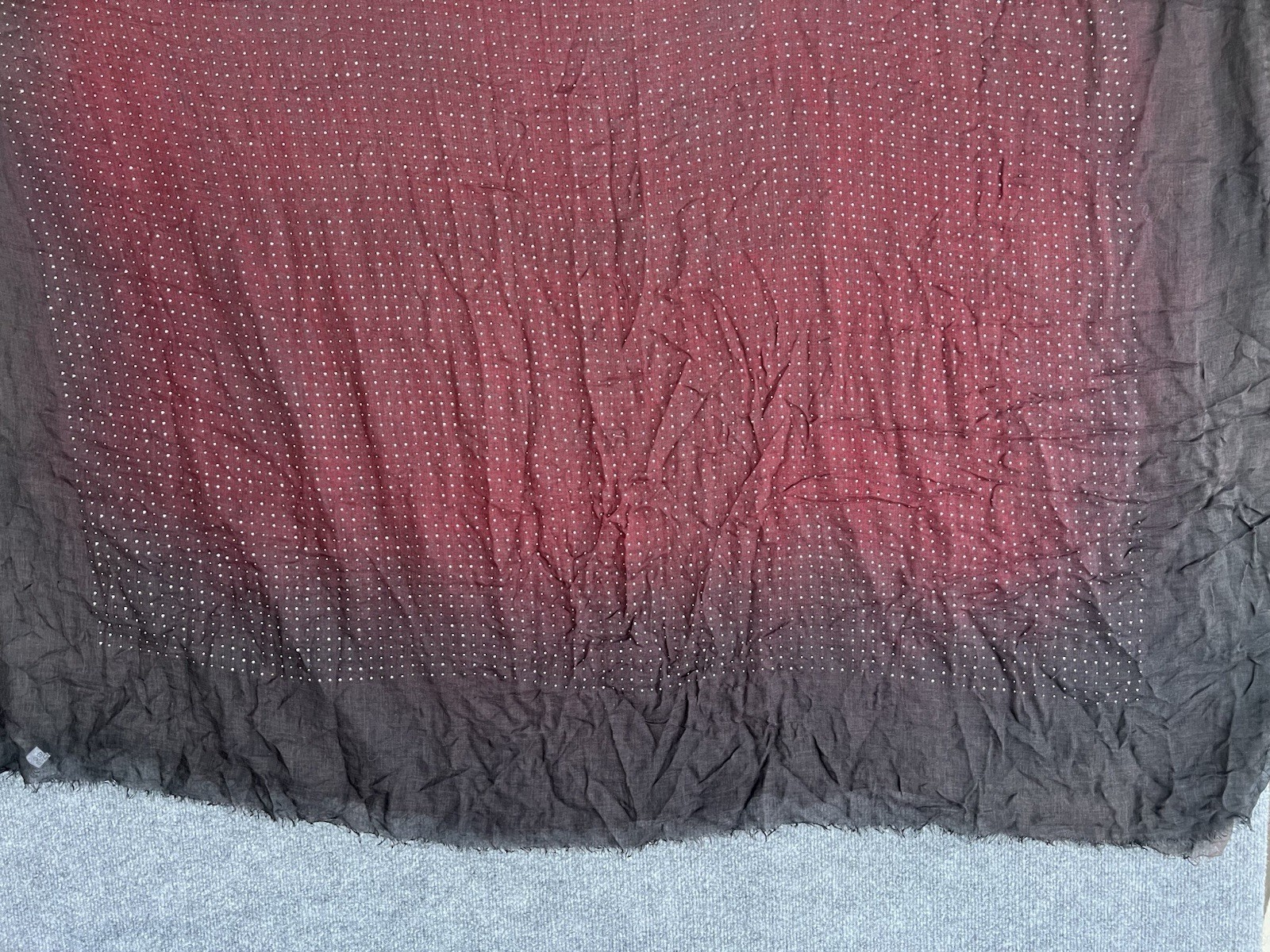 Avant Toi embellished with small silver dots Scarf Ombre Red Black Large 72X57”