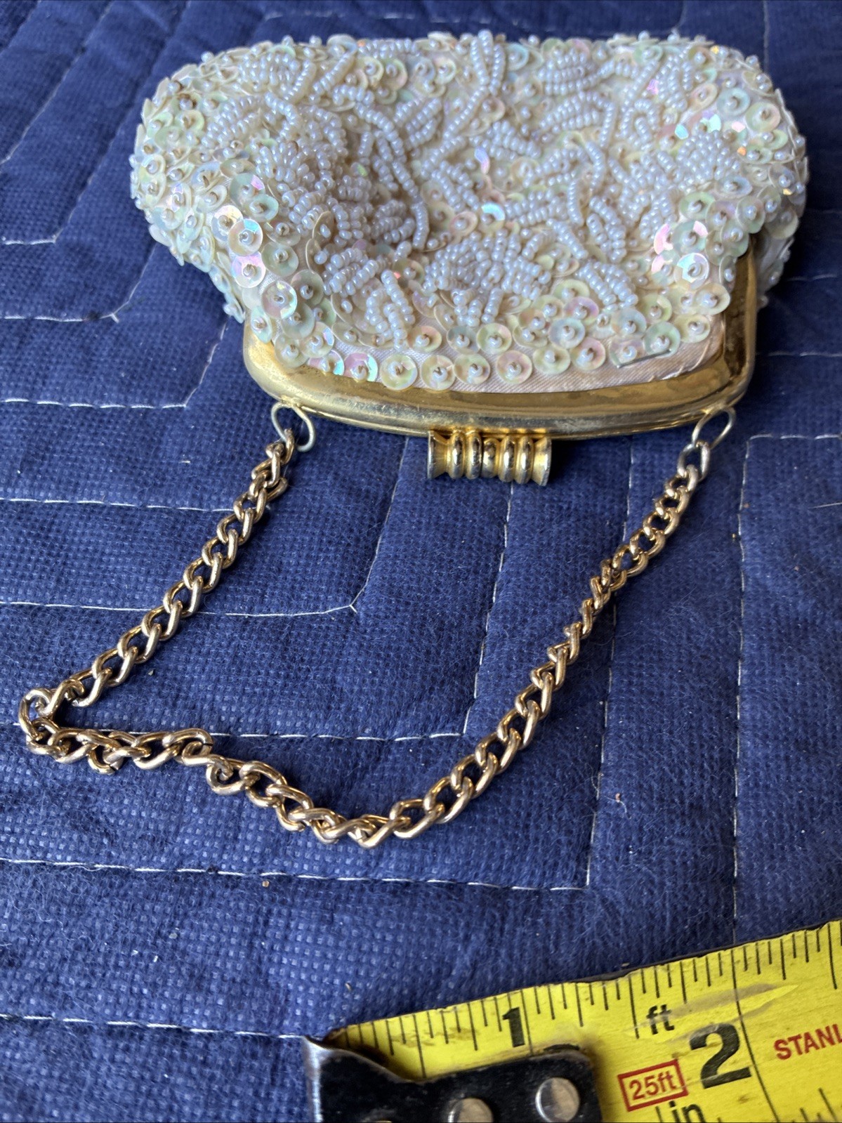 Vintage White Bead And Sequins Change Purse That Was Hand Made In Hong Kong