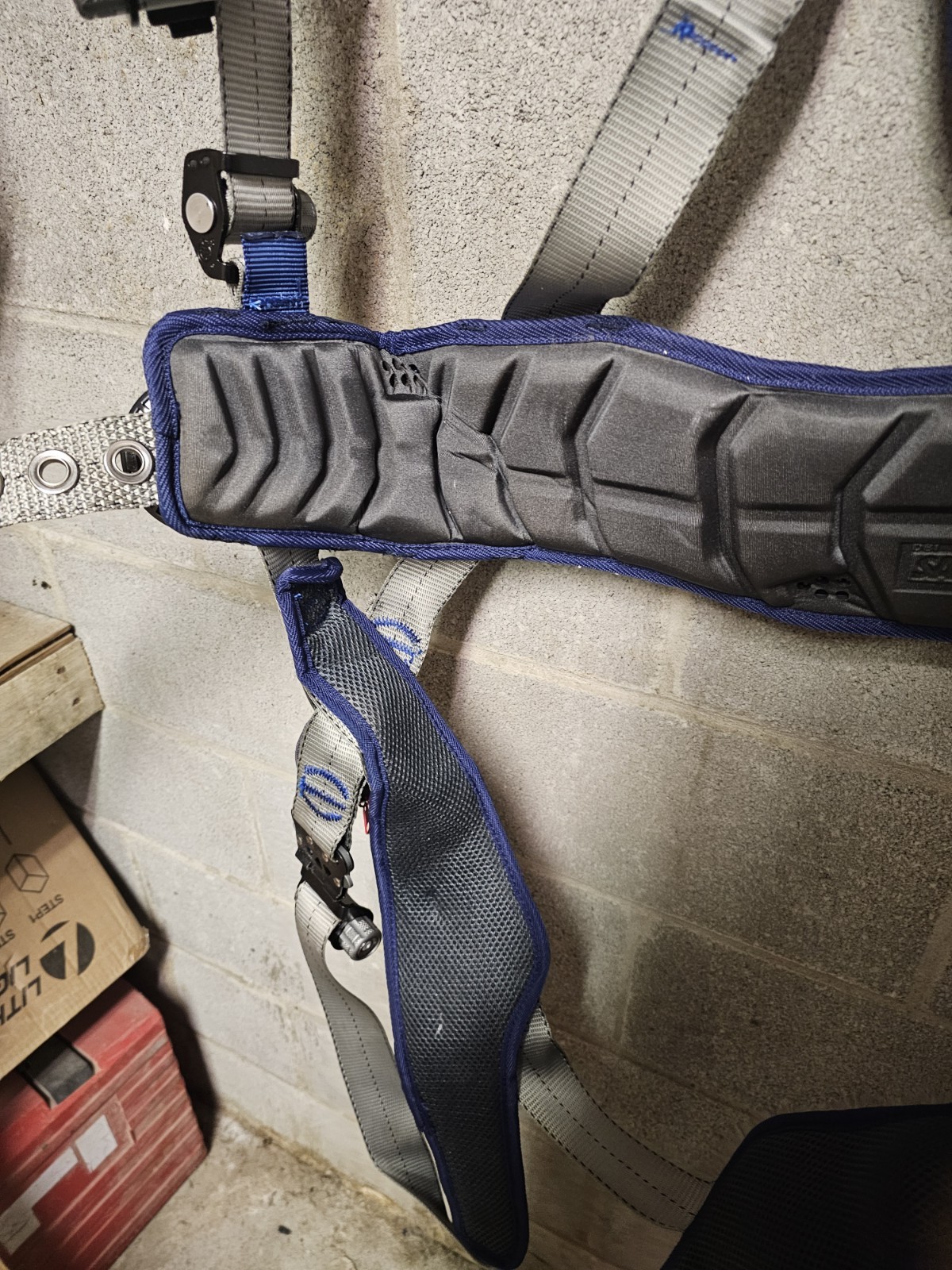 3M DBI-SALA EXOFIT STRATA XL FULL BODY HARNESS FALL PROTECTION XL BELT 1112538