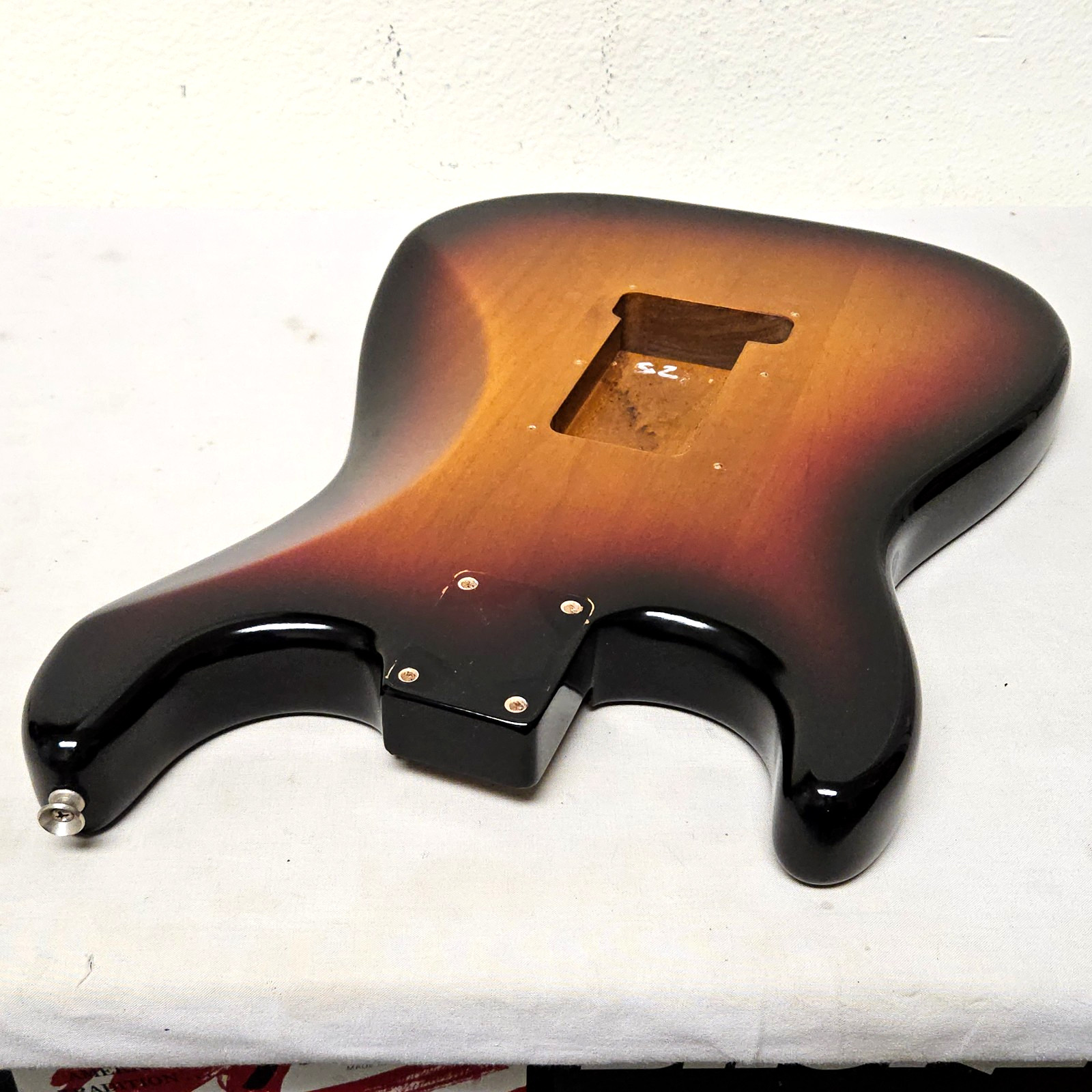 Fender USA Highway One Strat Alder Body Sunburst Satin Nitro Electric Guitar