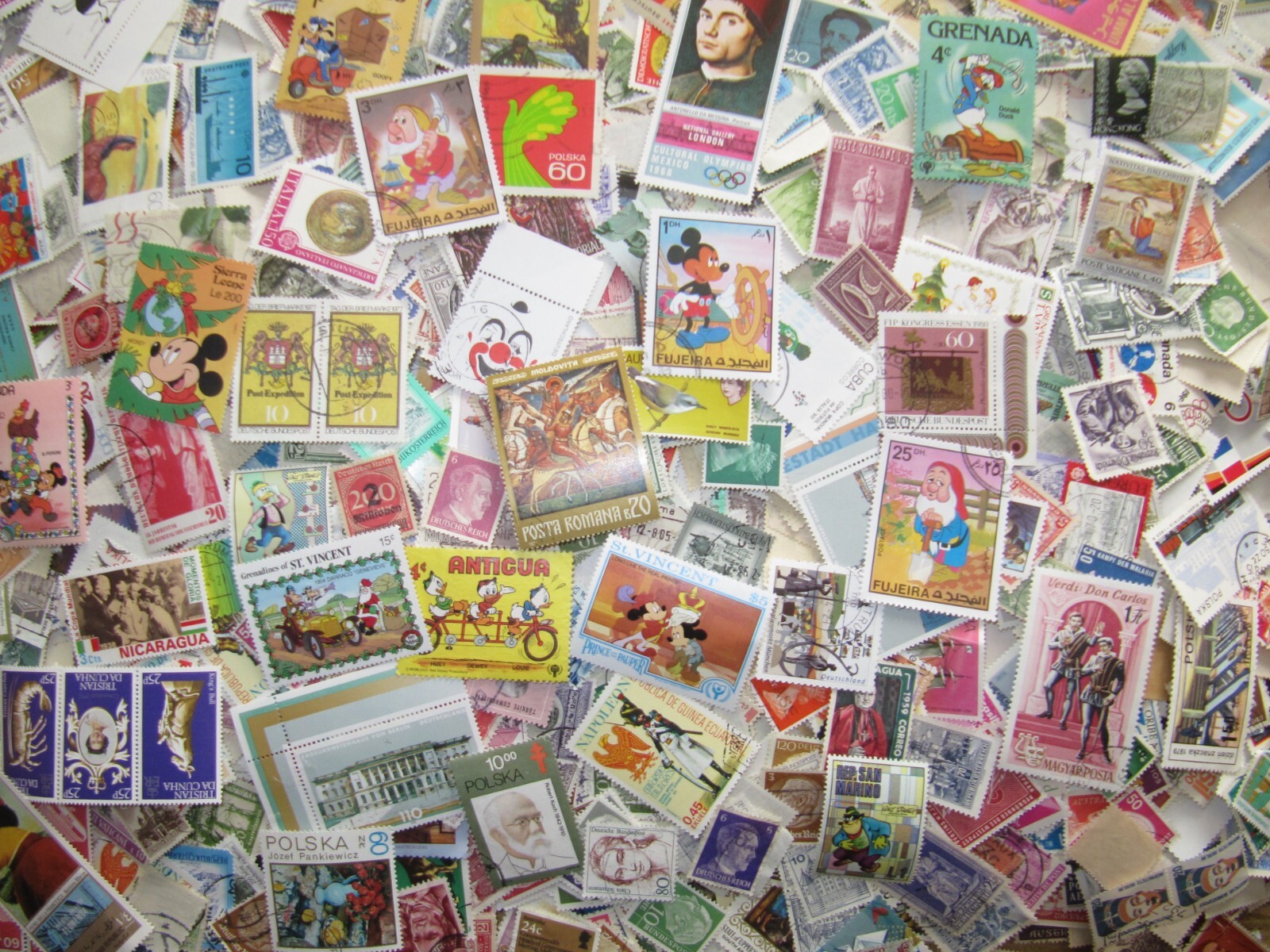 5000 World Stamps OF Papers Lots!! Treasure Hunters!!!!!!!high value.