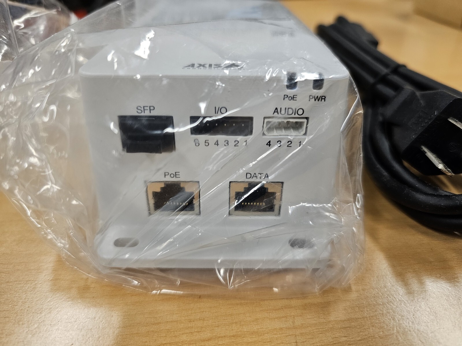 AXIS TU8003 90 W Connectivity Midspan | Unused