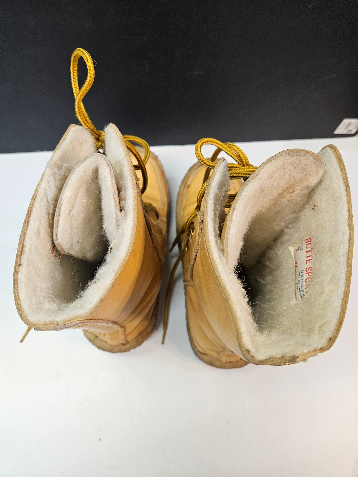 Native Moccasins La Mauricienne Size 8 Authentic Leather