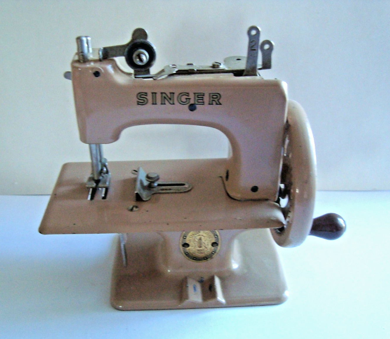 Vintage Singer Sewhandy Model 20 Sewing Machine Child's Toy ~ Hand Crank Metal