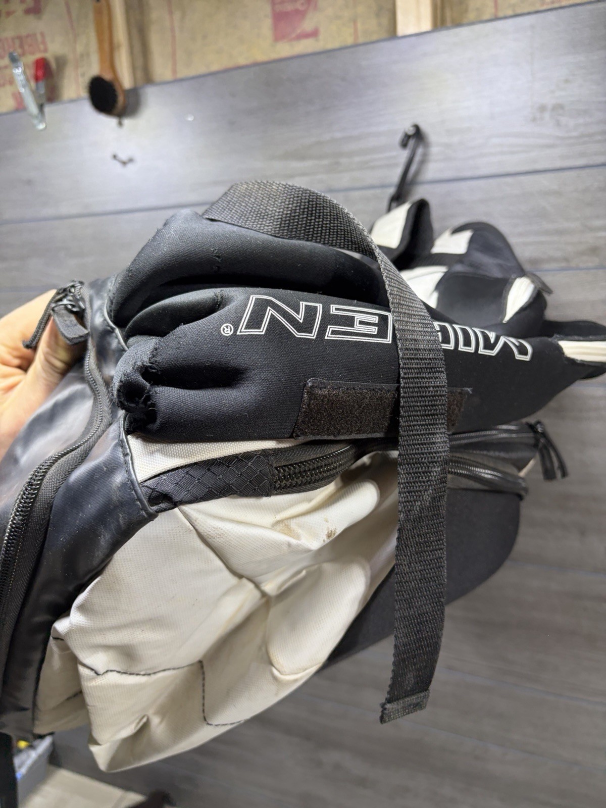 Miken MK7X Baseball Backpack Softball 4 Bat Sleeves Black White Slow pitch Large