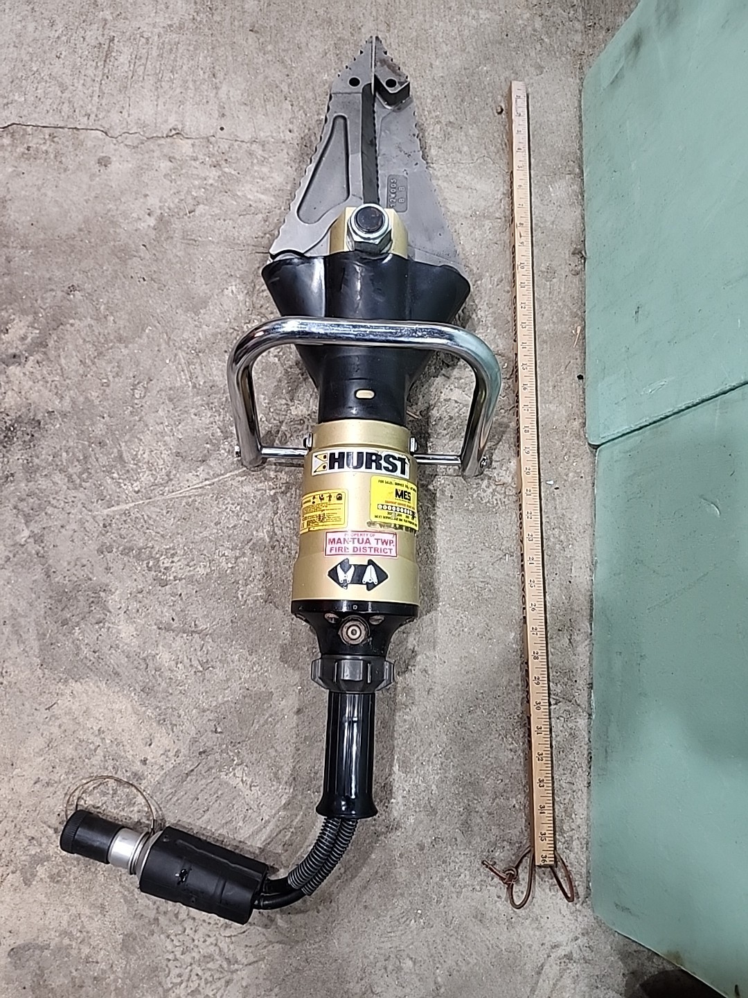 Hurst Hydraulic Jaws of Life Combi Tool  Spreader / Cutter w/ Quick Connect Used