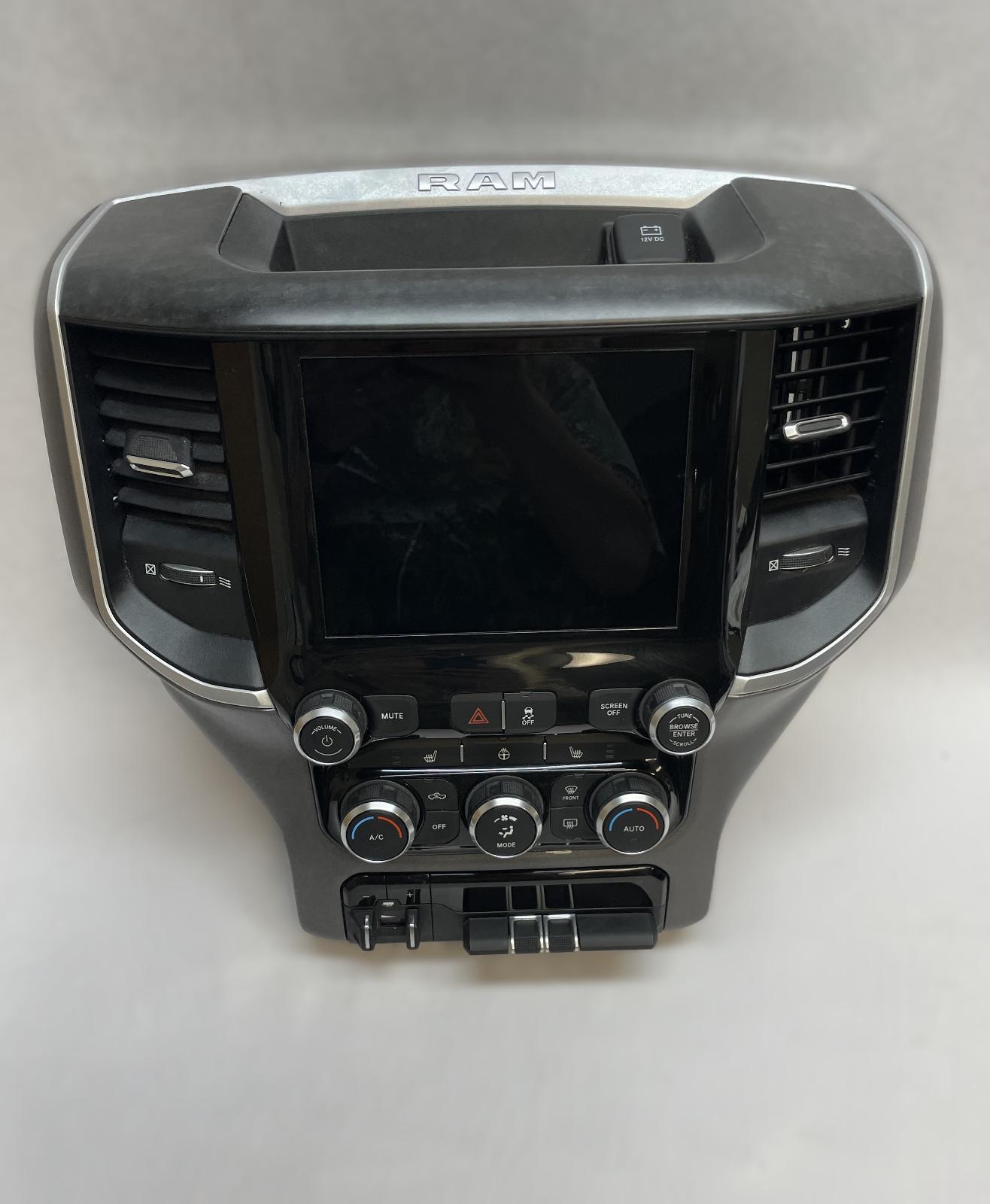 2022 DODGE RAM 2500 RADIO DISPLAY 8.4" SCREEN DASH BEZEL HEAT/AC CONTROLS OEM