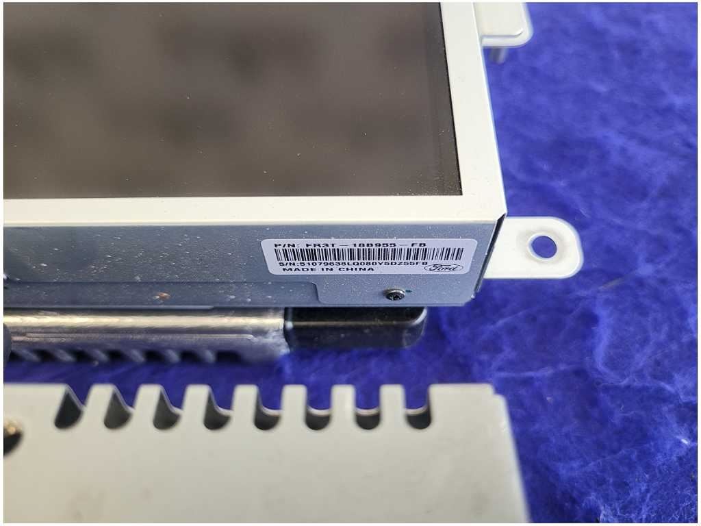 2015 Ford Mustang GT S550 Info-GPS-TV Screen Front Nav Receiver Faceplate 2709