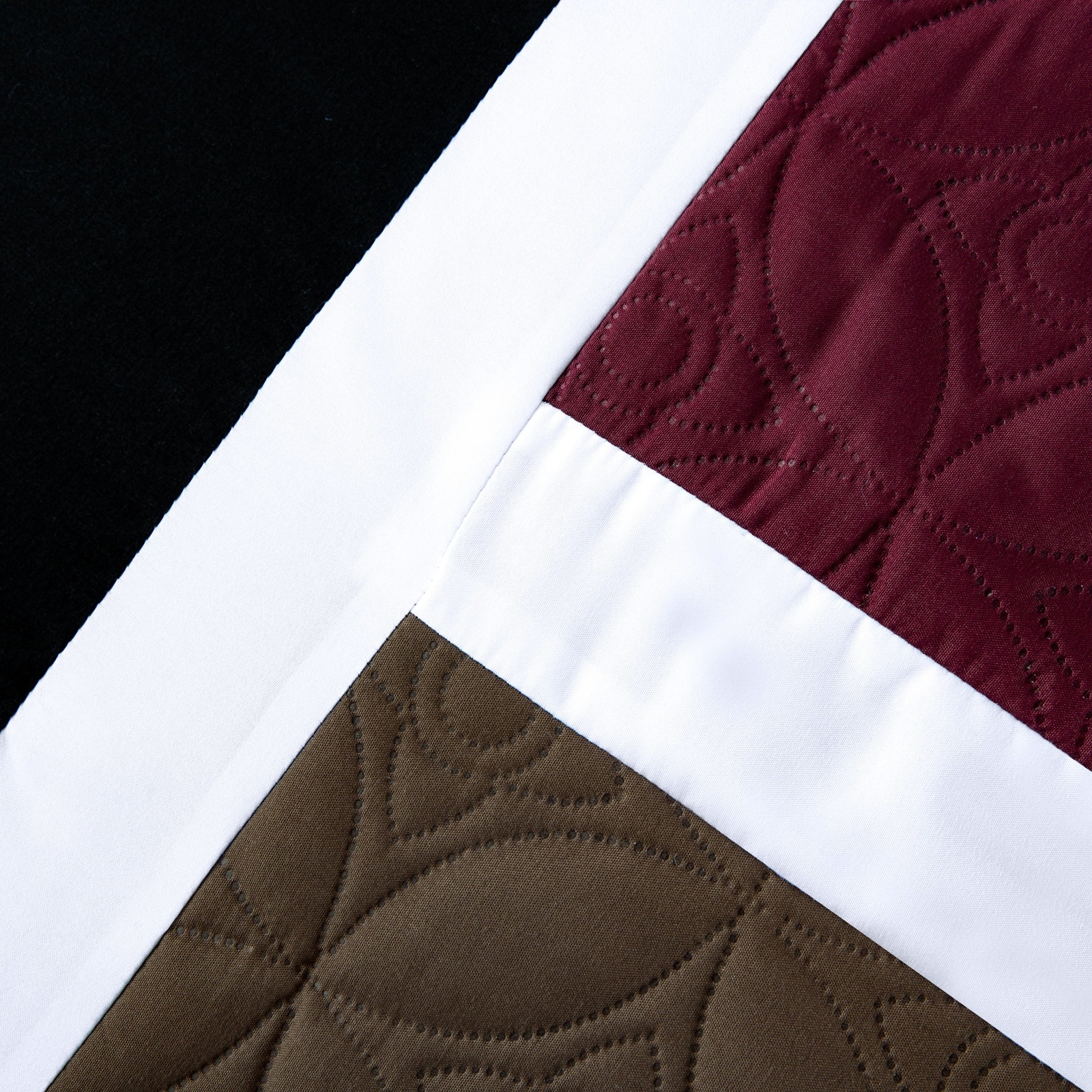 Chezmoi Collection 7-Piece Medallion Patchwork Bed in a Bag Comforter Set