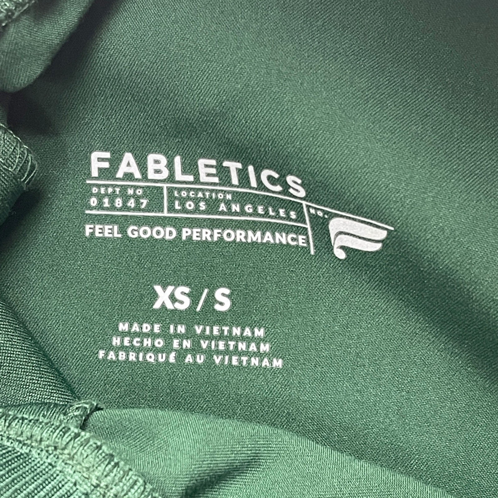 Fabletics Scrub Set Mens XS Helix Top Intake Pants Green V-Neck Short Sleeve