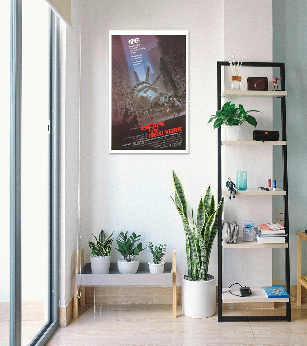 Escape From New York - Movie Poster / Print (Regular Style) (Size: 27" X 40")