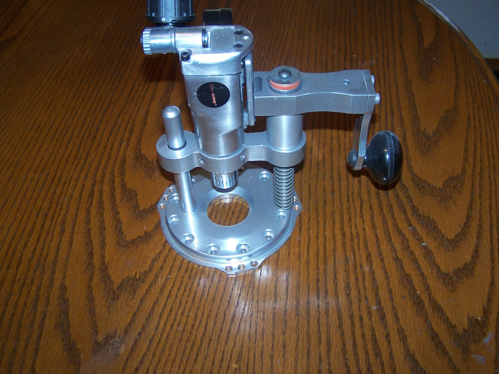 Power Draw Bar for Bridgeport & Import mills comes with a air pressure regulator