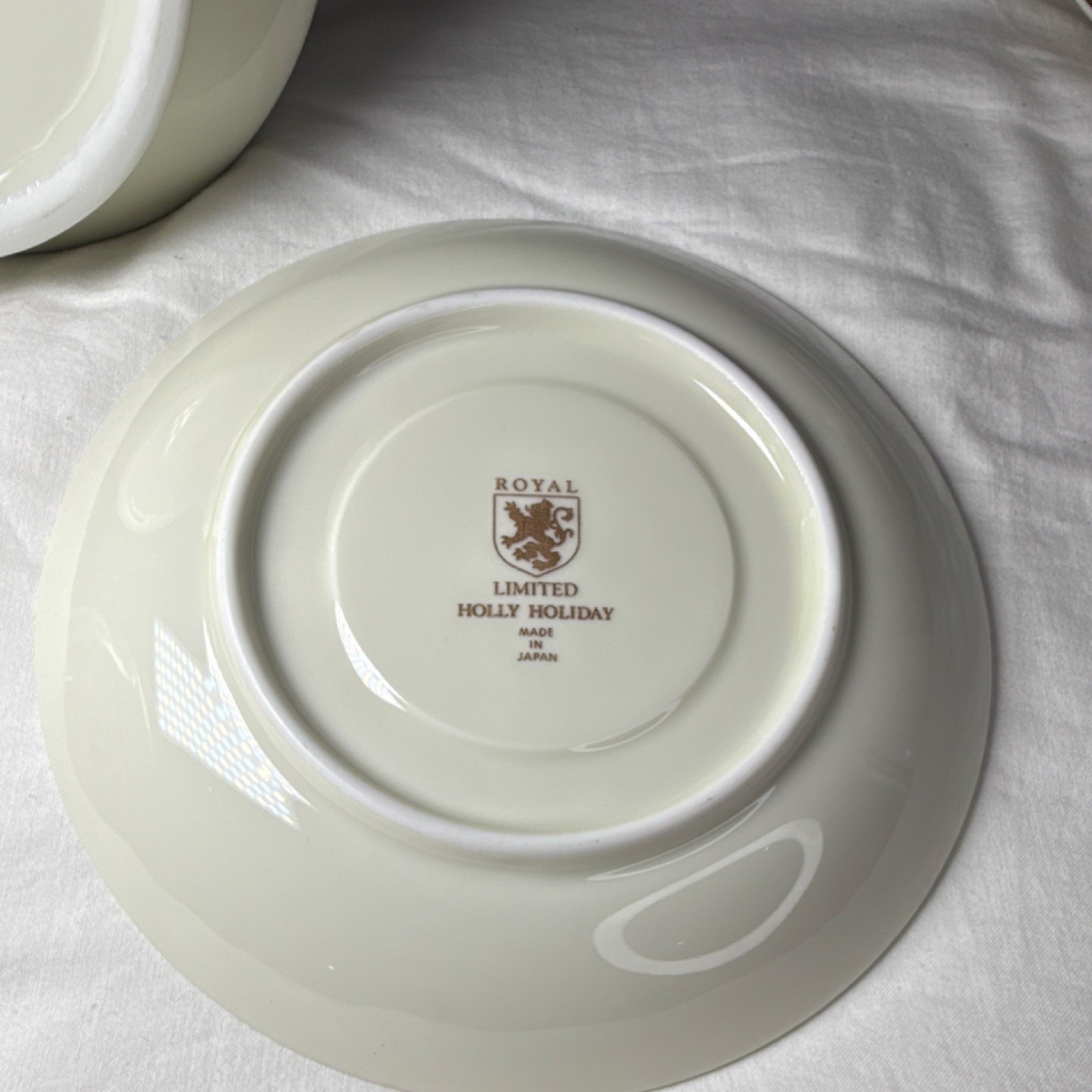 Royal Limited Holly Holiday Tea Set Teapot 4 Cups/Saucers Japan Christmas