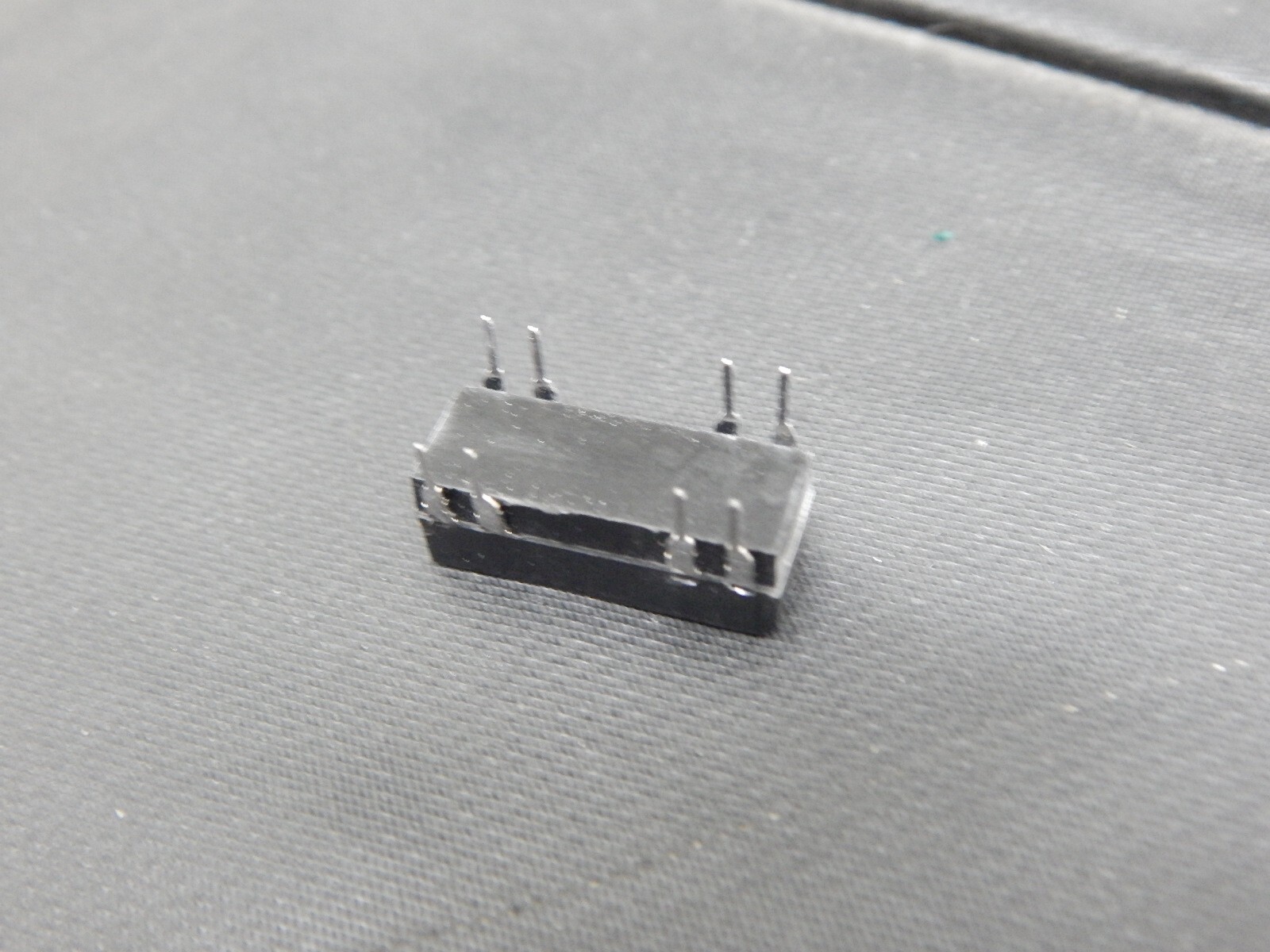 MAGNECRAFT W172DIP-147 REED RELAY - USA SELLER FAST SHIPPING