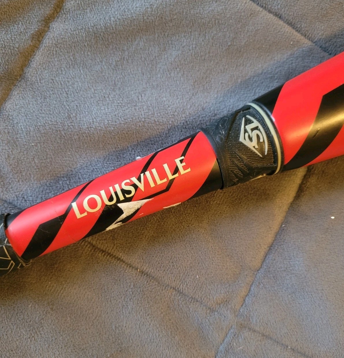 Louisville Slugger LXT Fastpitch Softball FPLXB10-22 Bat 33 23oz 2 1/4 Diameter