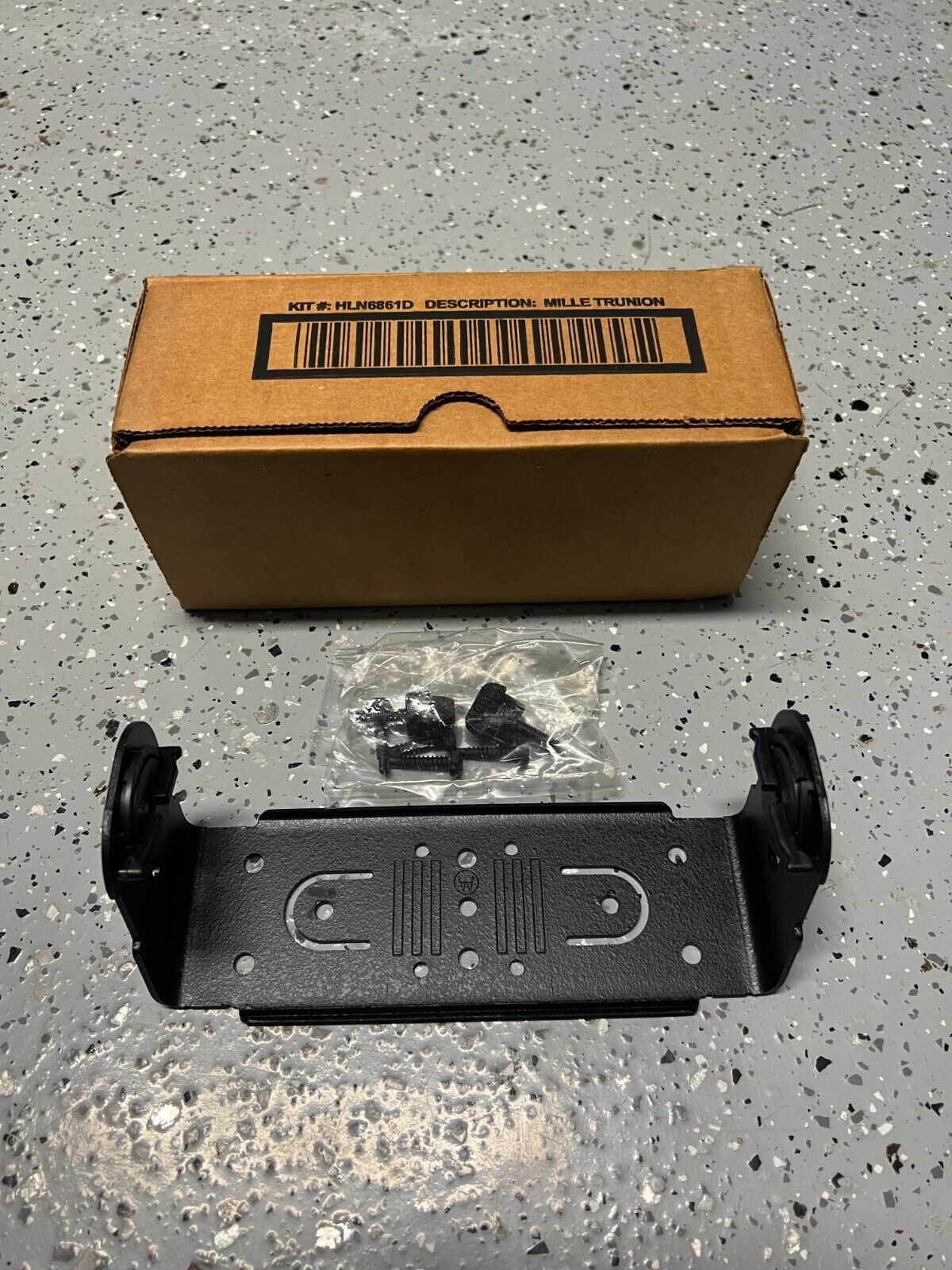 Motorola HLN6861D Mobile Radio Mounting Bracket XTL1500 XTL2500 XTL5000 APX NEW