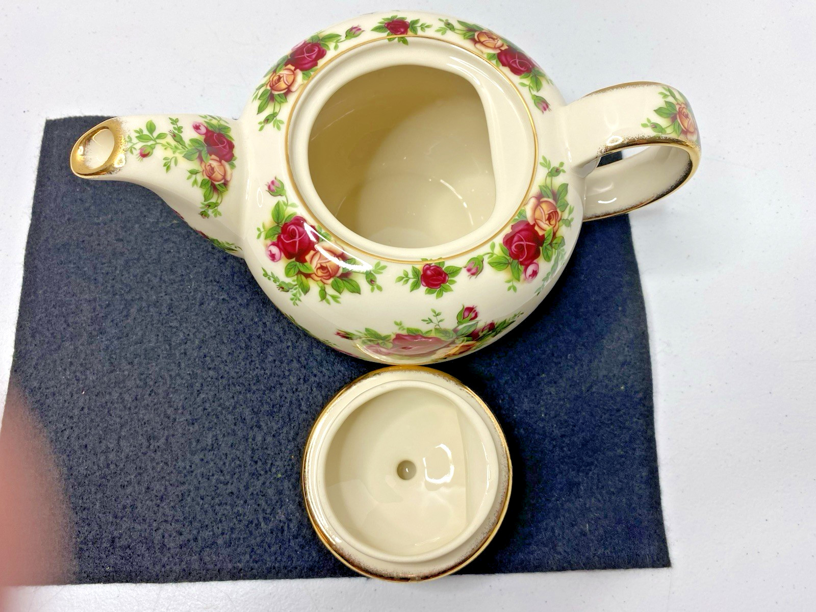 Royal Albert "Old Country Roses" Fine China Stamped 1998 Teapot A++