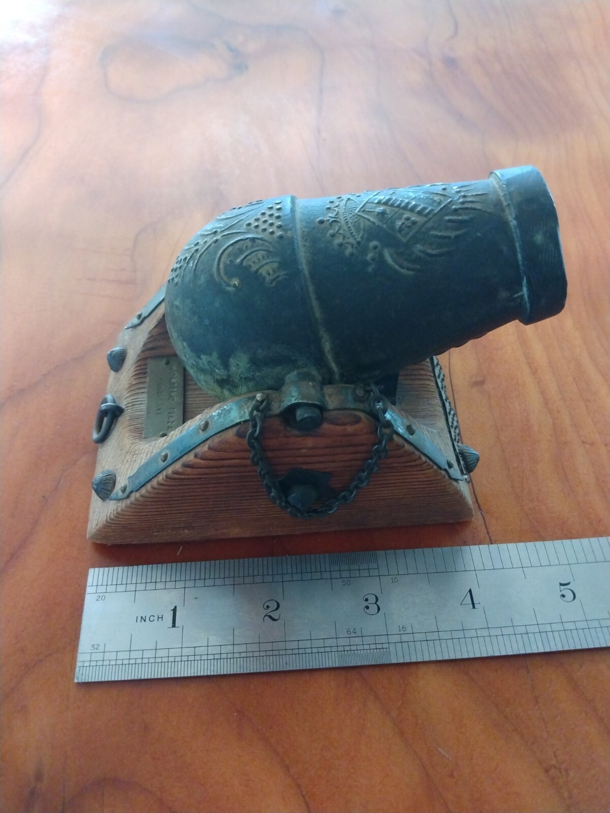 Martero Plaza Siglo XVI vintage wood cast iron miniature cannon