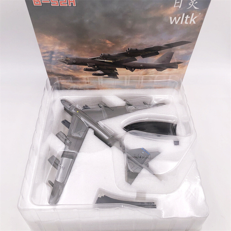 WLTK USAF B-52H Stratofortress Heavy Bomber 1/200 Diecast Aircraft Model