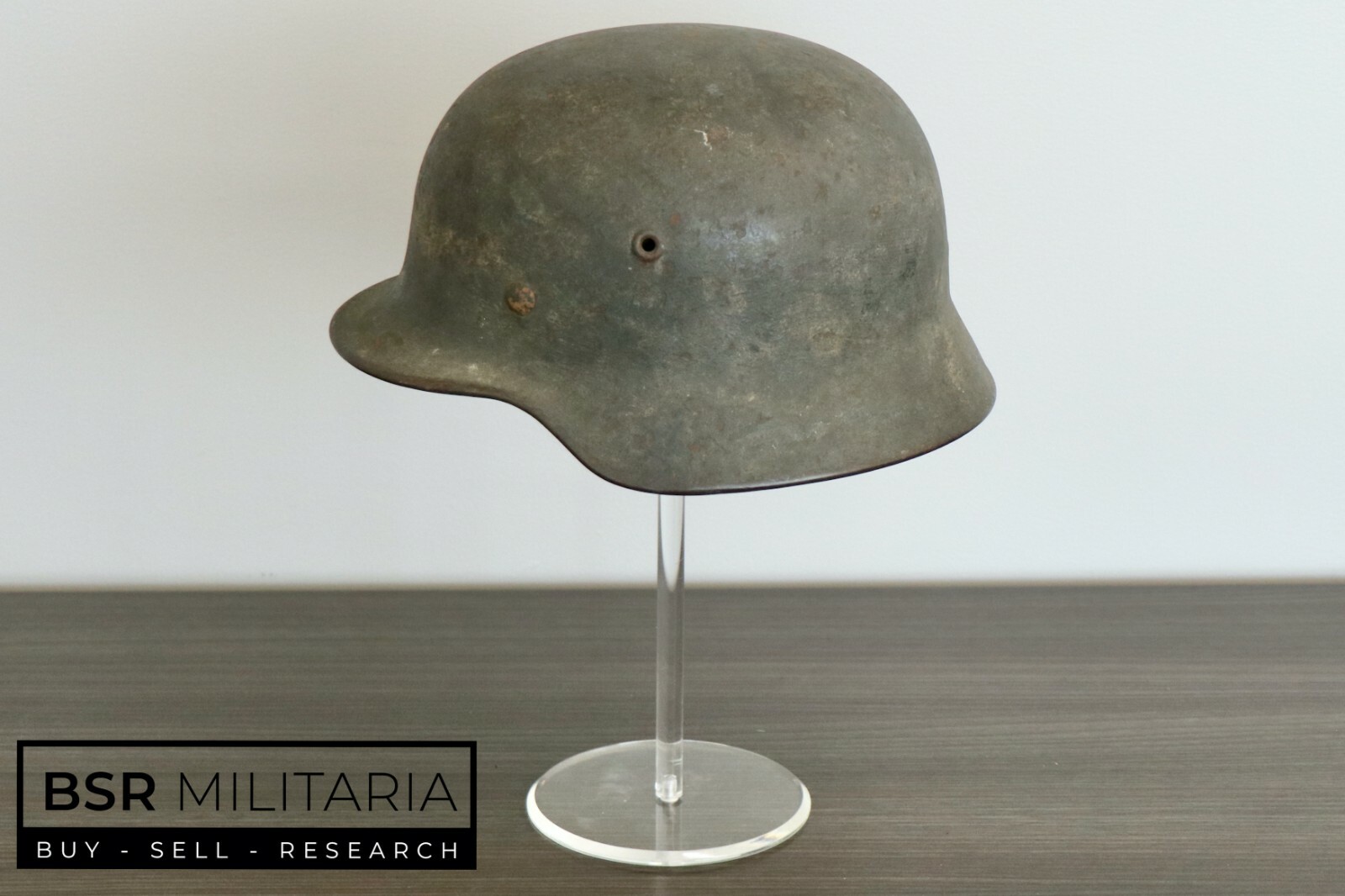 Iraqi / Iraq Helmet Display Stand - Acrylic Combat Museum Headgear Presentation