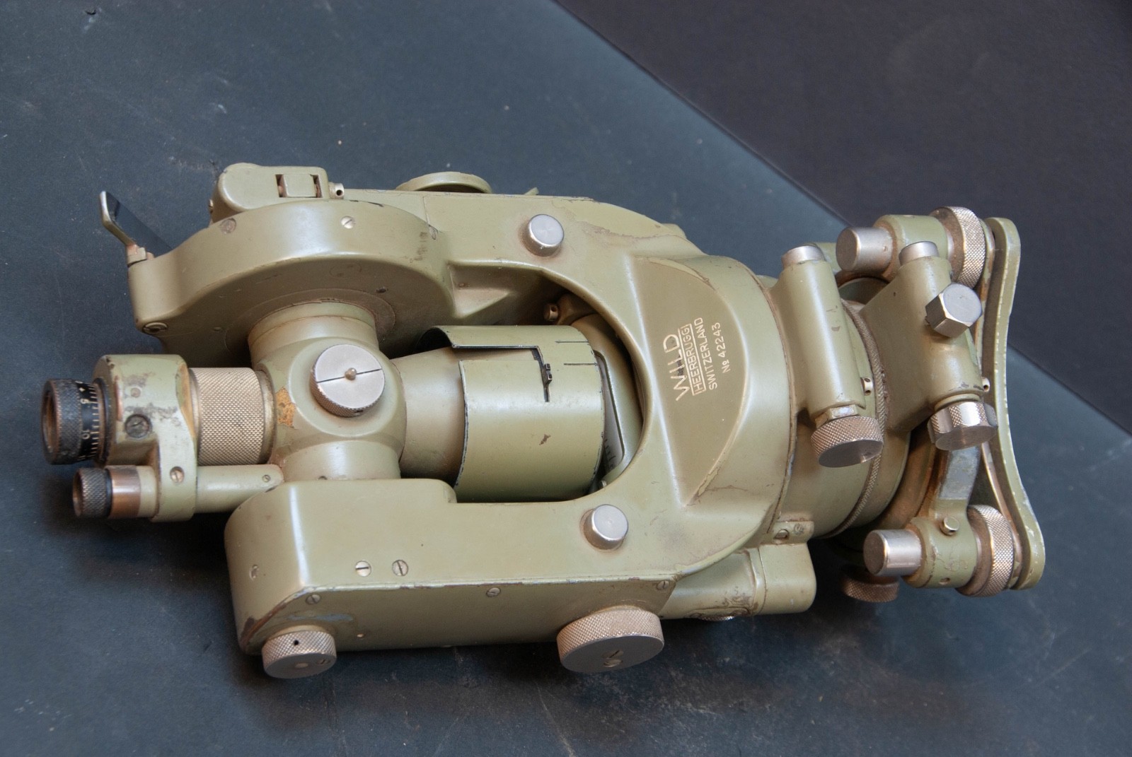 Wild Heerbrugg Theodolite & Case Switzerland No. 42243 Odd Variant. Video.