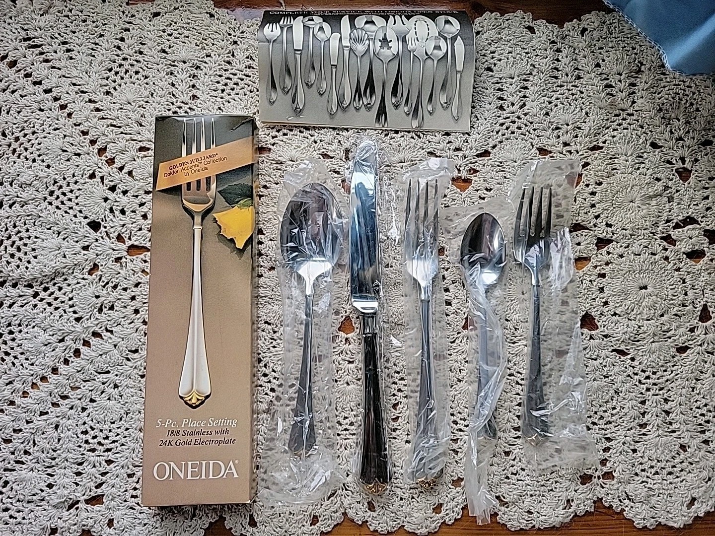 New Oneida Golden JUILLIARD 18/8 Stainless 5pc Place Setting Service for One Box