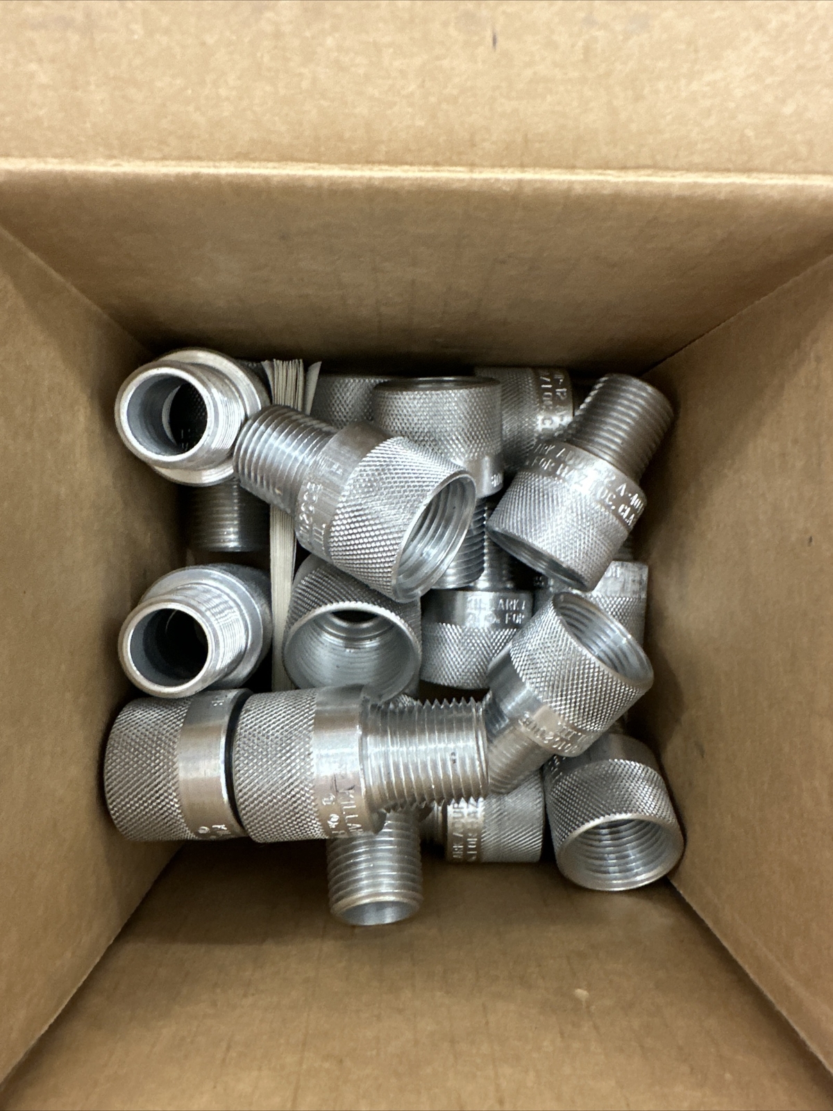 Killark ADUP-12 Conduit Adapter , 1/2”in Male , 3/4”in Conduit Female 20 Pieces