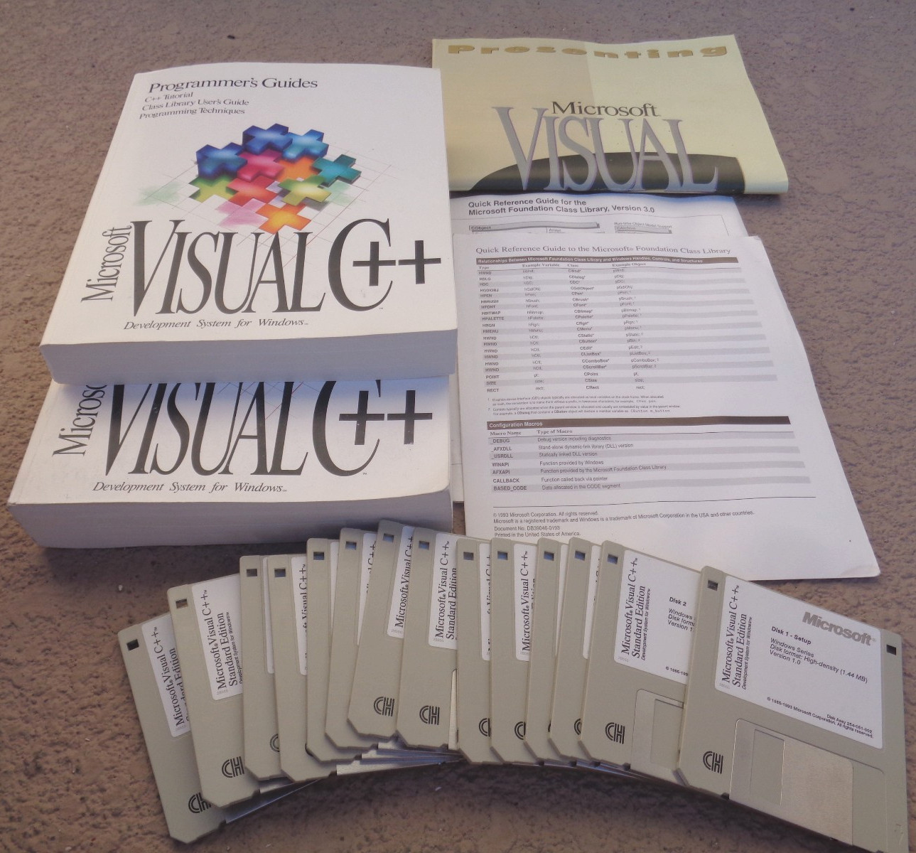 MICROSOFT VISUAL C++ DEVELOPMENT SYSTEM FOR WINDOWS FLOPPY W/BOOKS 1993