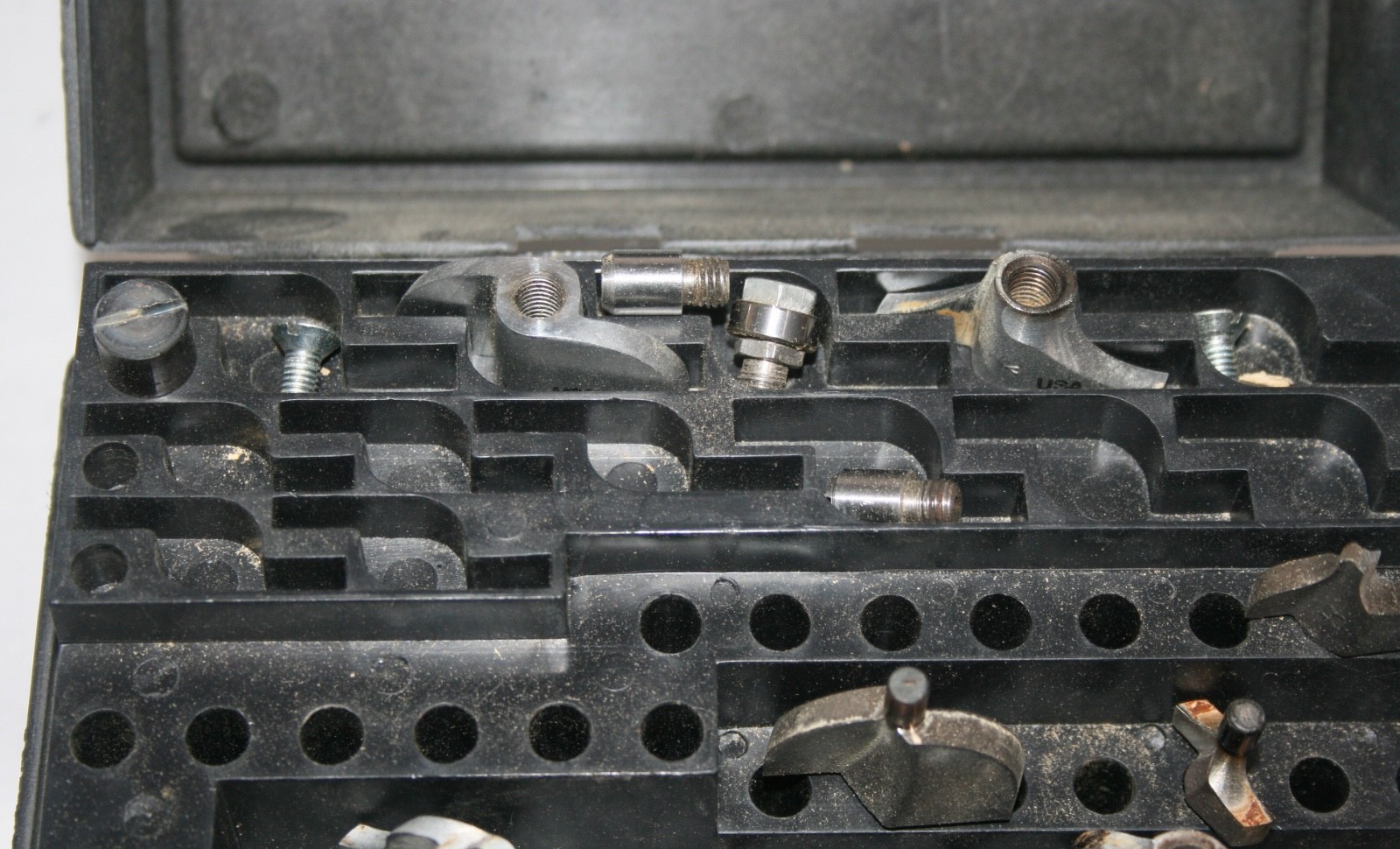 Box Of 10 Pre-Owned Router Bits - FREE SHIPPING