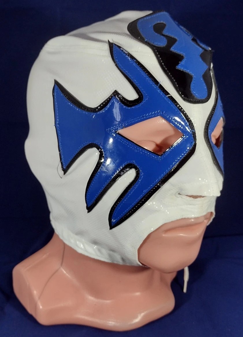 Atlantis CMLL. Semiprofesional Mask in White and Blue.