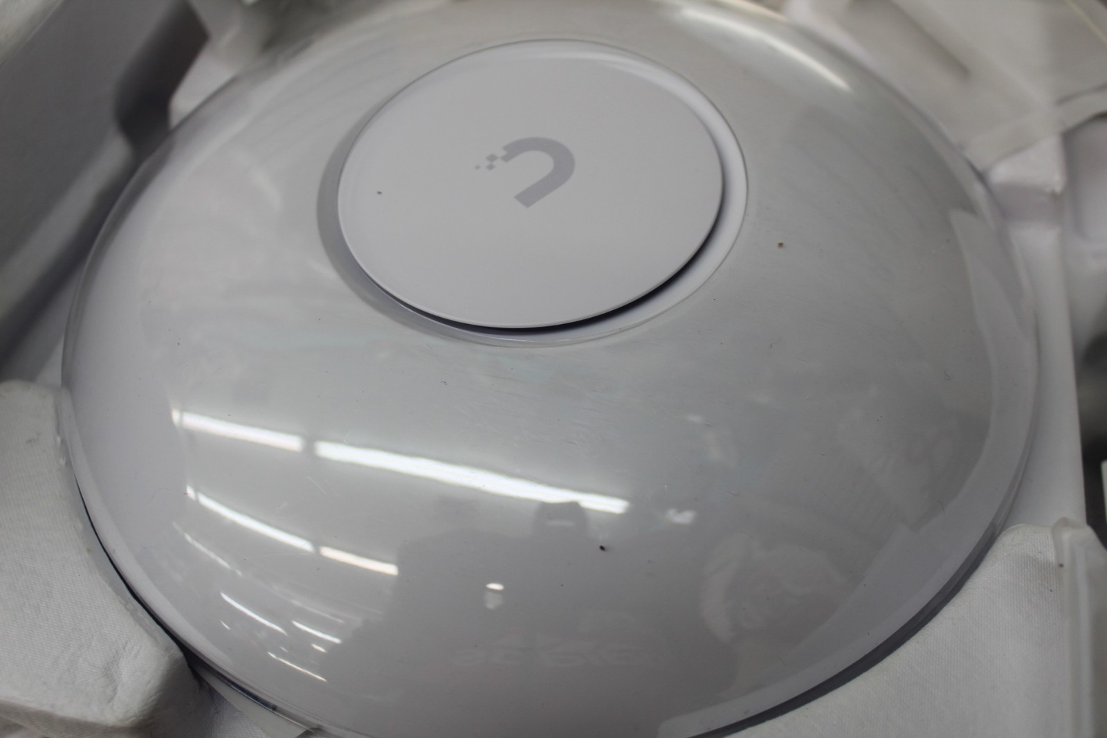 UBIQUITI U7-Pro-US U7 Pro Ceiling Mounted 6-Stream Wireless Access Point