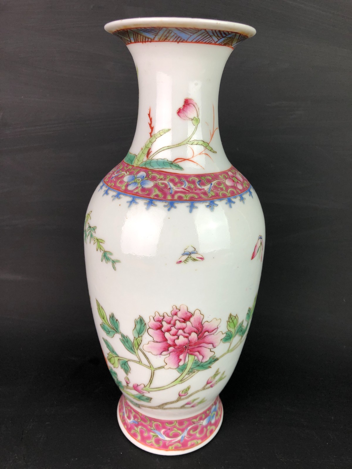 Vintage Chinese Porcelain Vase Export 9-1/2"