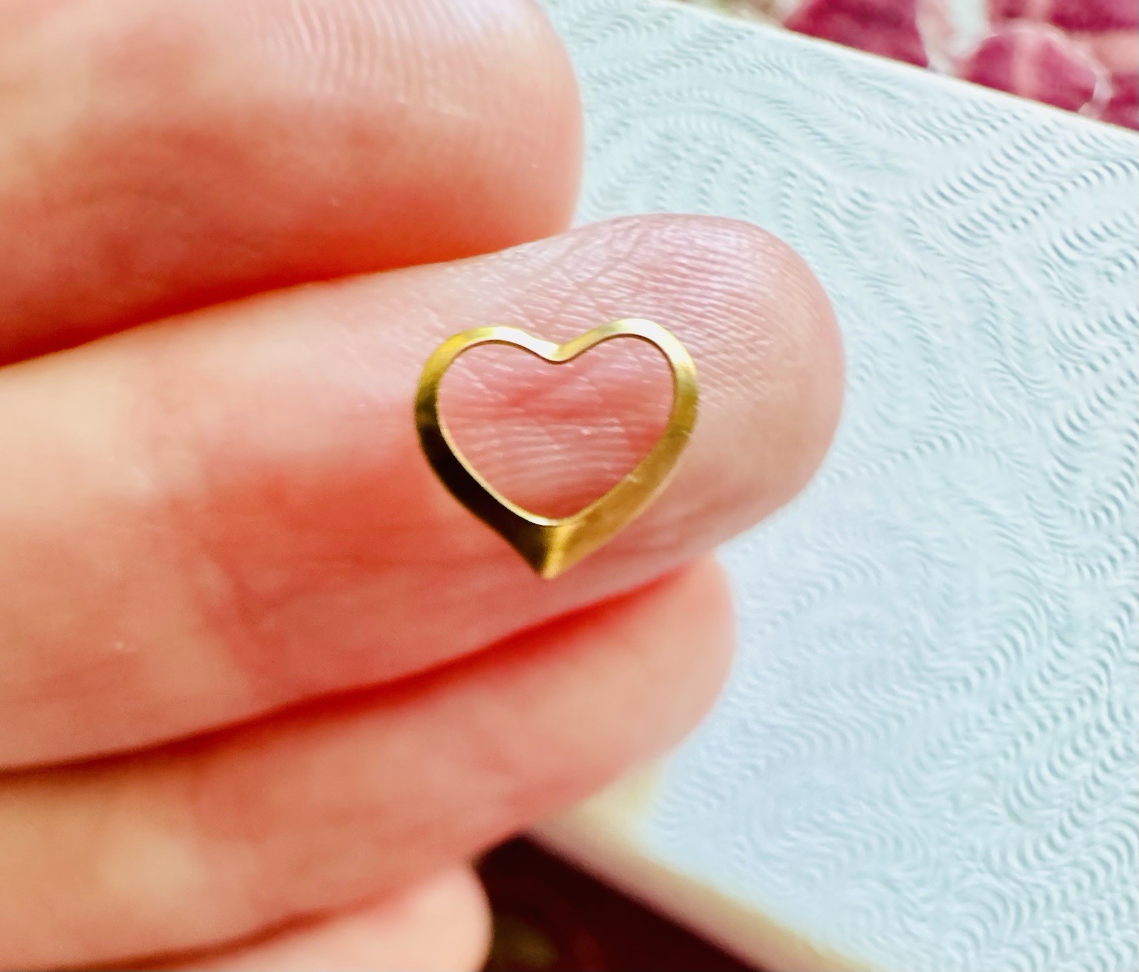 (3 Piece LOT) 14K Gold Floating Heart Shapes ~ Hang on Necklace /Craft SEE SIZE