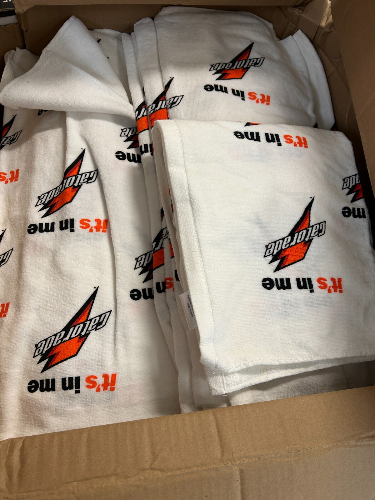 McArthur Gatorade It's In Me Sideline Towel White 24 X 42 js