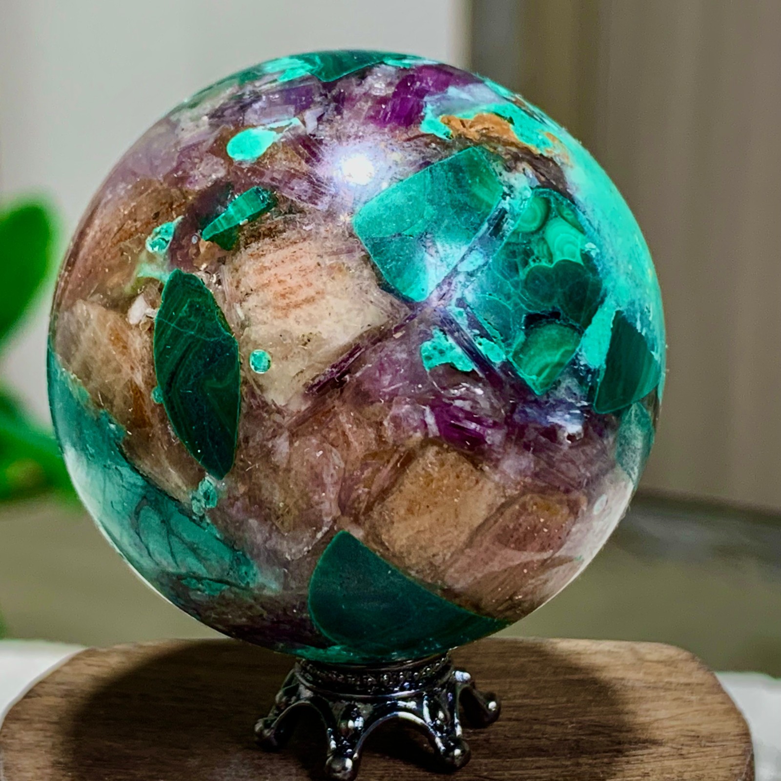 110G Newly discovered rare malachite purple mica symbiotic sphere restoration