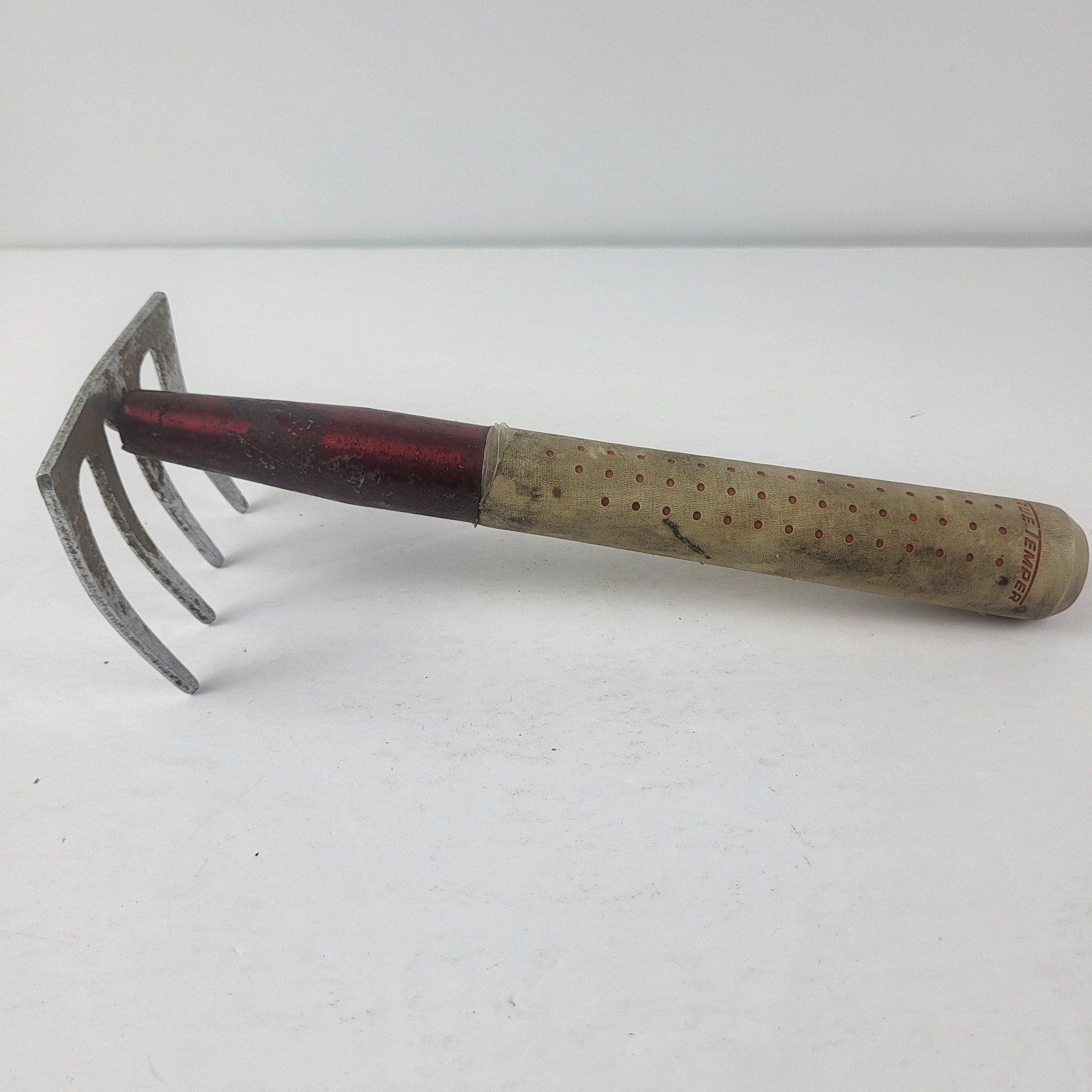 True Temper 10" Long Handle Garden Cultivator Cushion Grip Steel 4 Tine Tool