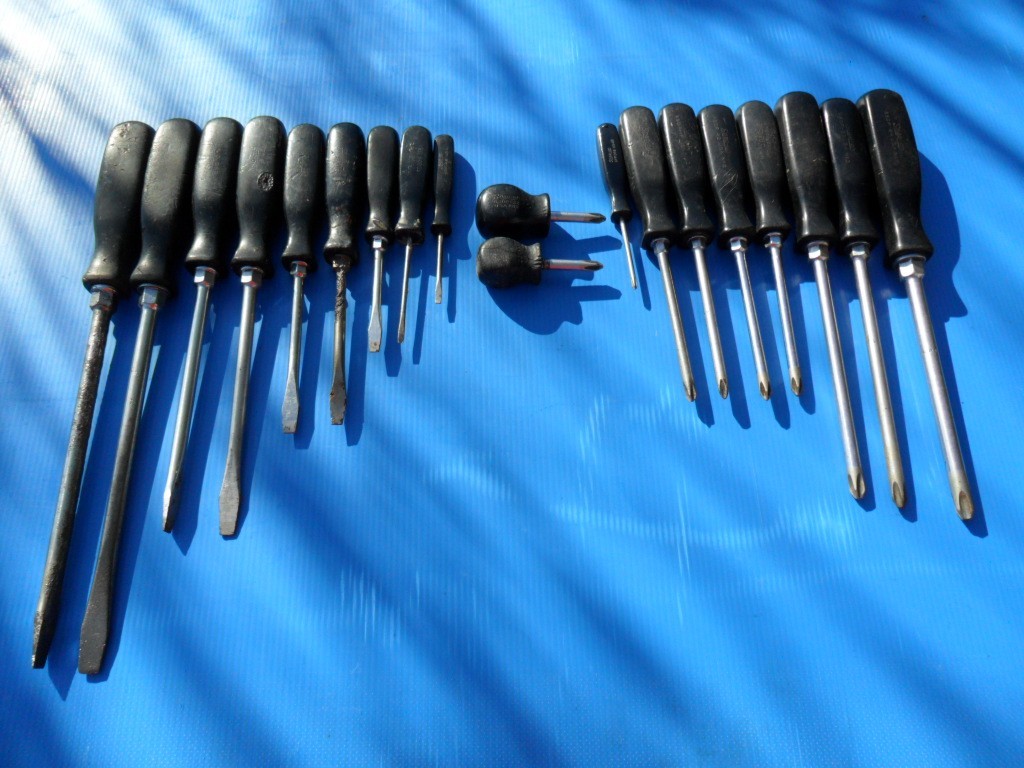 Snap On Tools Huge Screwdriver Lot 19 Pieces Hard Black Handle Plillips & Flat