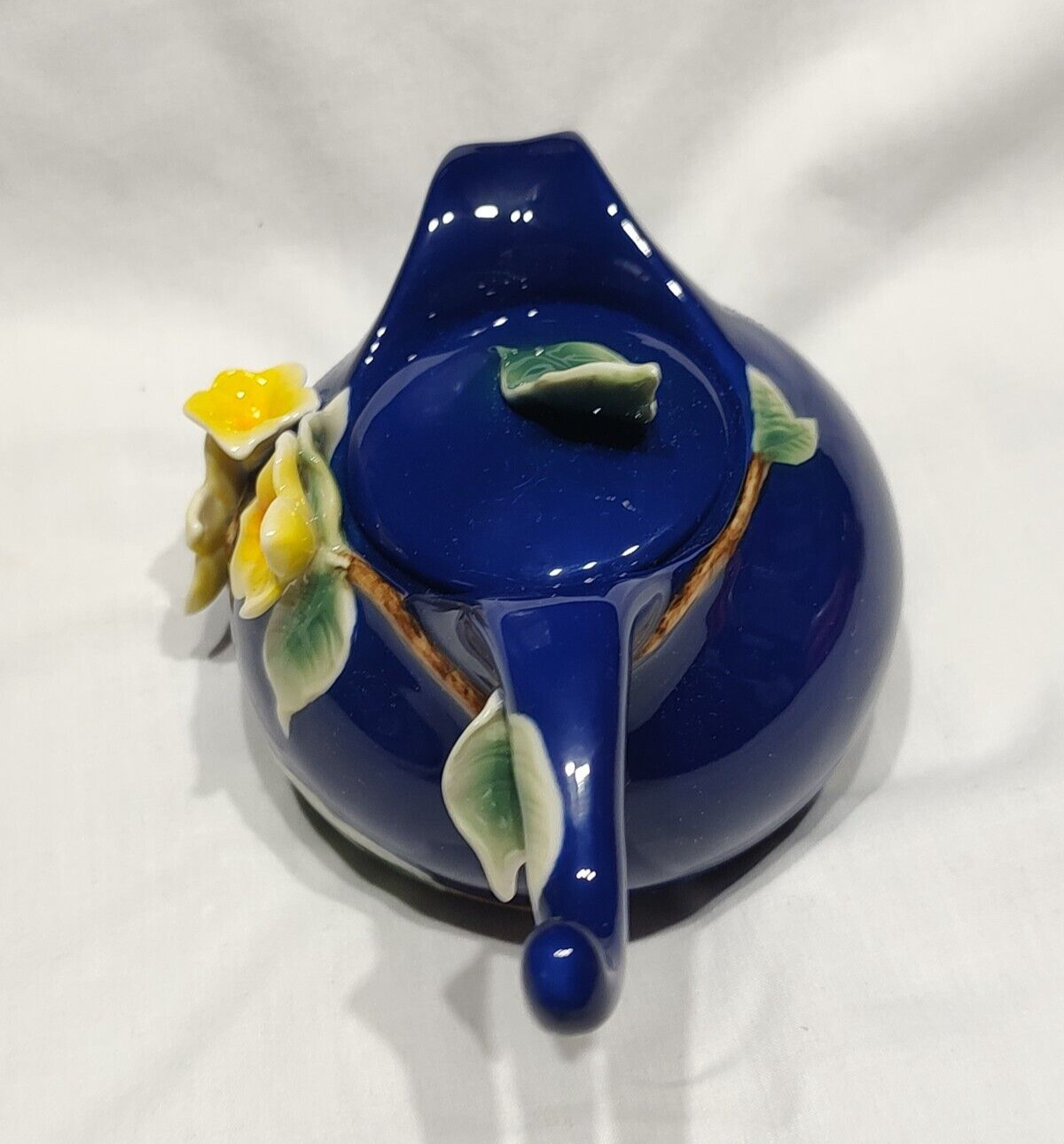 Sorelle Fine Porcelain Cobalt Blue Yellow Jasmine Flower Teapot 3.75"h x 6.25"L