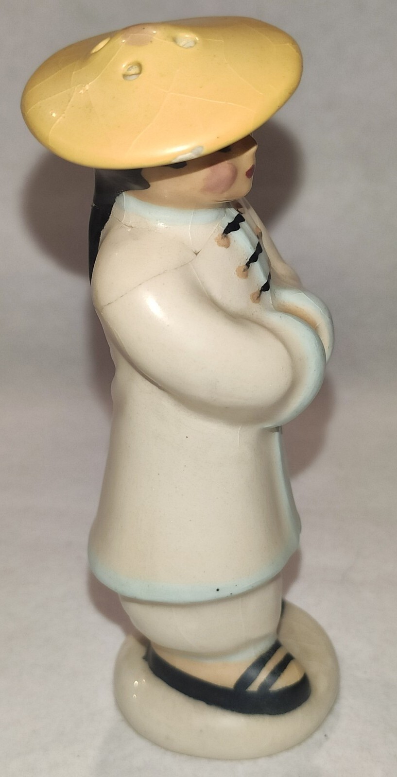 Vintage Ceramic Asian Salt And Pepper Shaker 4¼" Tall Signed **Damaged Read**