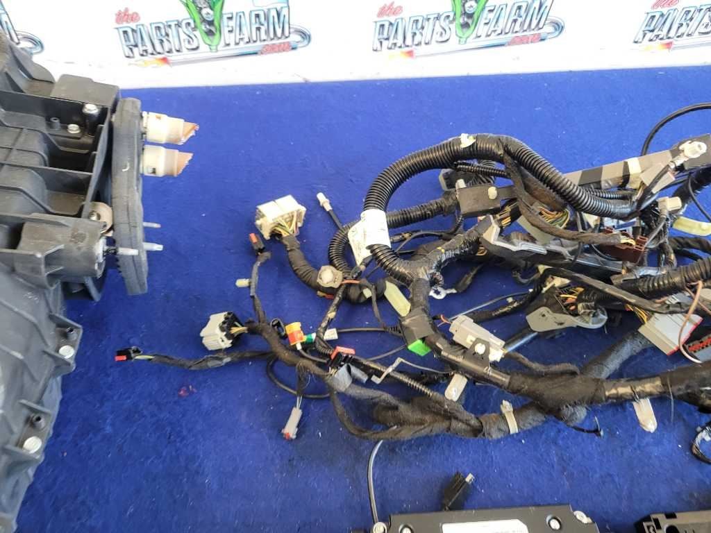 2011 Ford Mustang GT Info-GPS-TV Screen Front Dash Navigation Shaker 2807