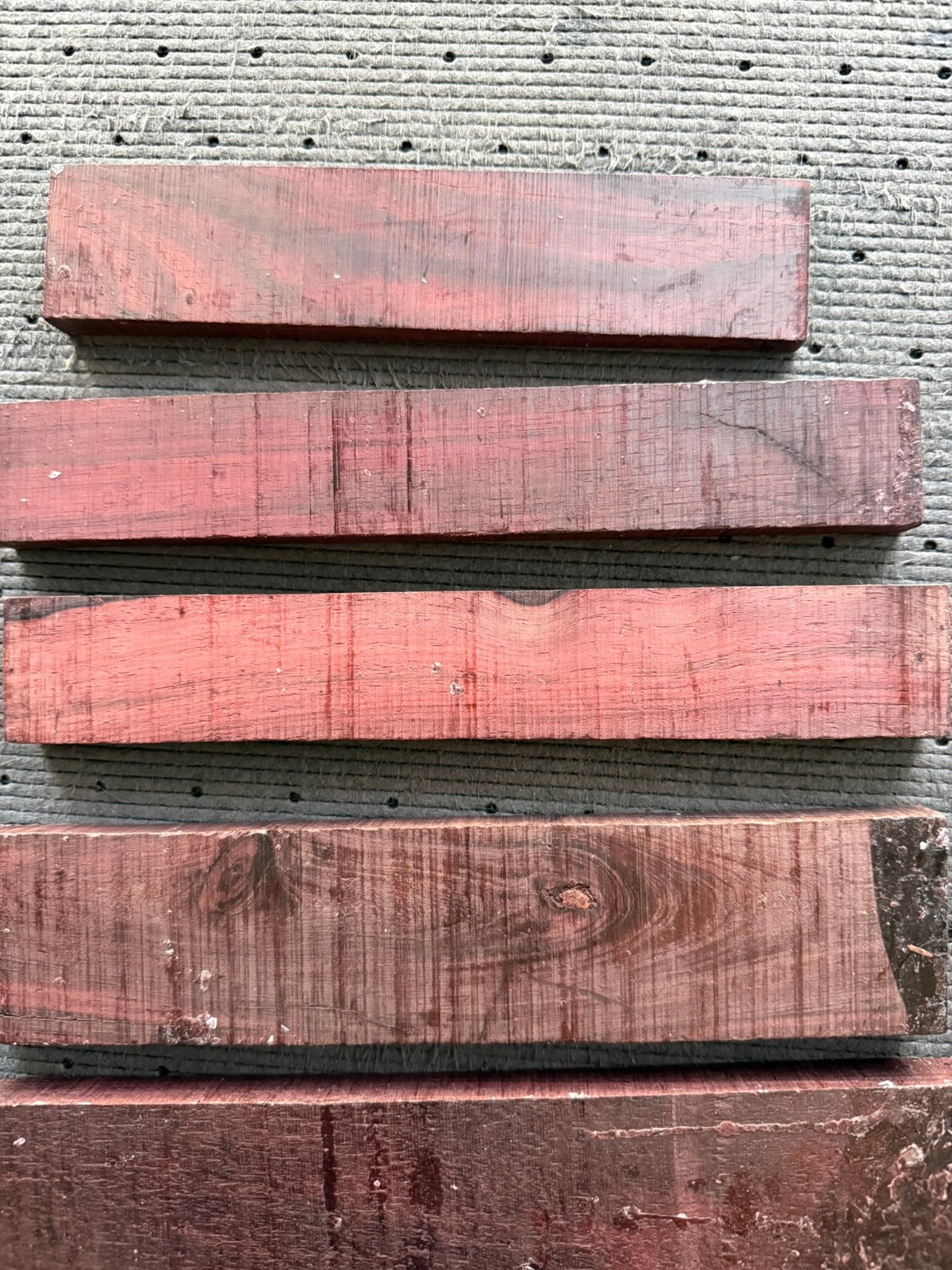 Bois de Rose 7 pounds box #18