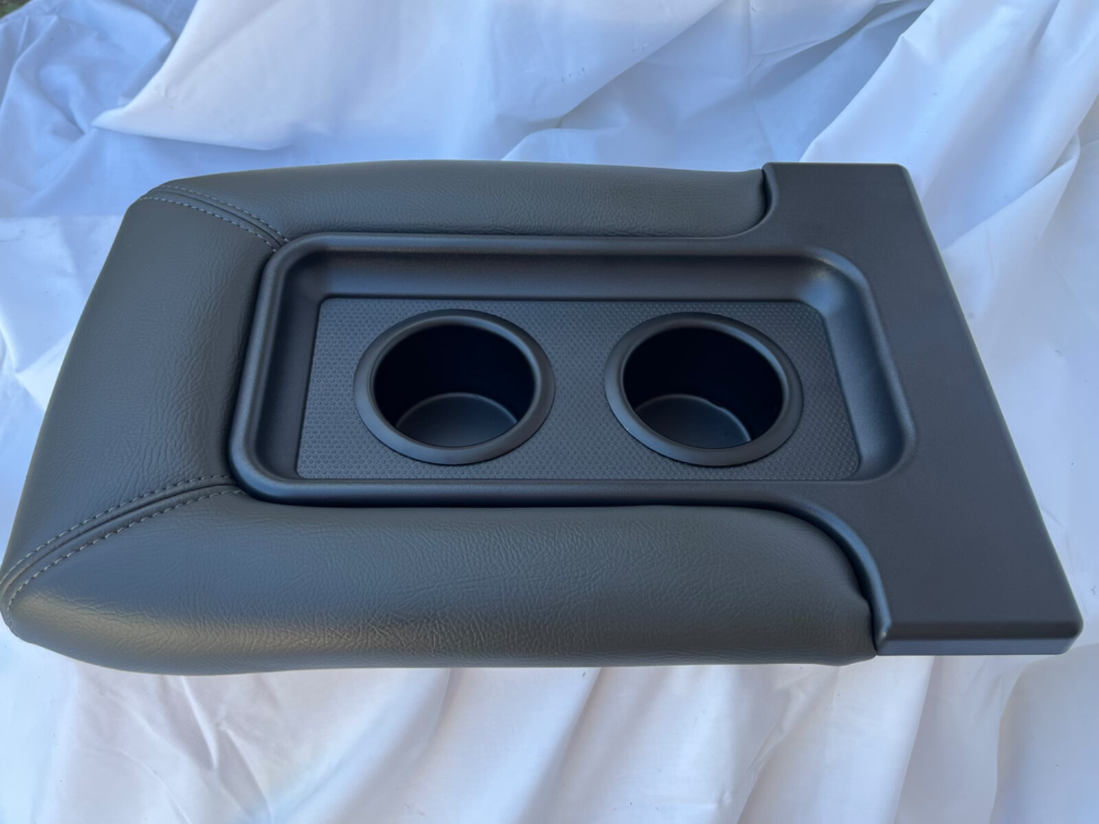 CUP HOLDER CENTER CONSOLE LID ARMREST MIDDLE STORAGE 99-02 SILVERADO SIERRA