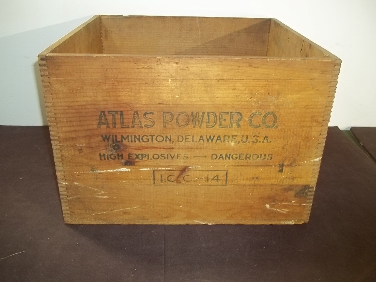 Vintage Atlas Coalite 50 lb Explosive Dynamite Wooden Crate ICC 14