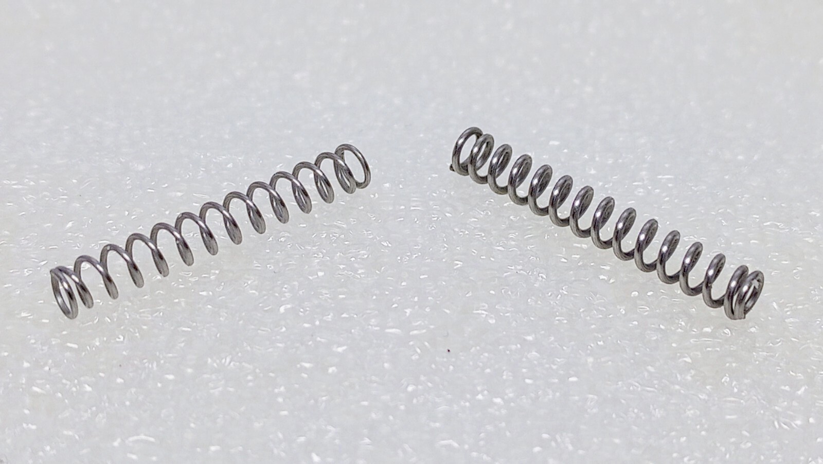 Spyderco Manix 2 G10-XL-Lightweight Springs 1 - Medium + 1 - Light = 2 Springs!