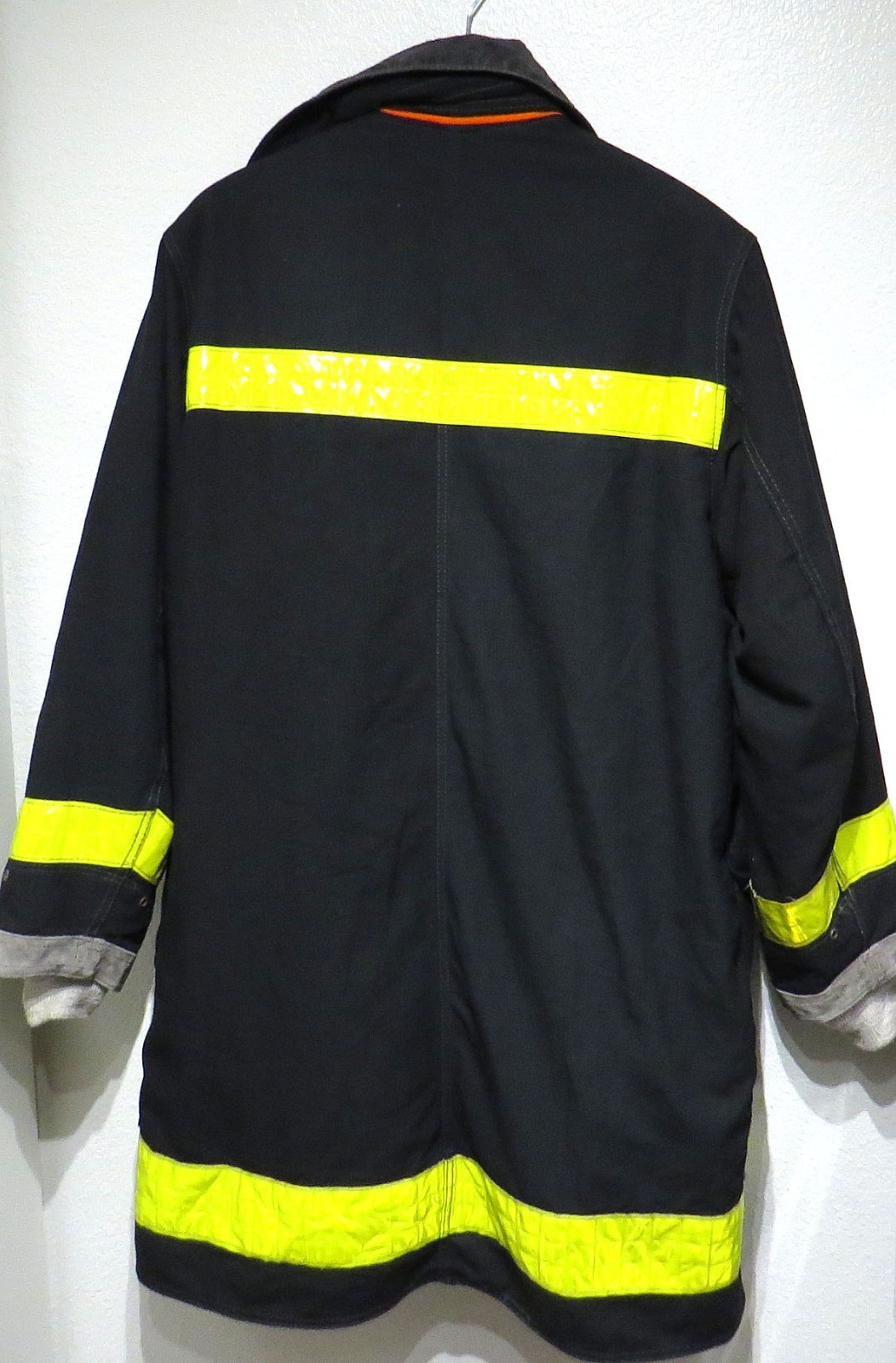 vtg Cairns & Brother 1986 BLACK TURNOUT Coat MED 40 Nomex 80s Fireman Reflectors