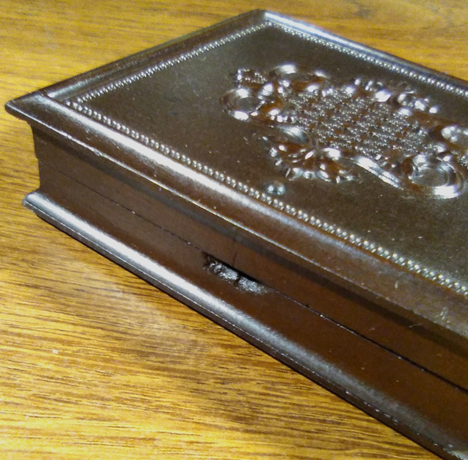 Tintype Of Civil War Soldier In Uniform In Brown Embossed Full Thermoplastic...