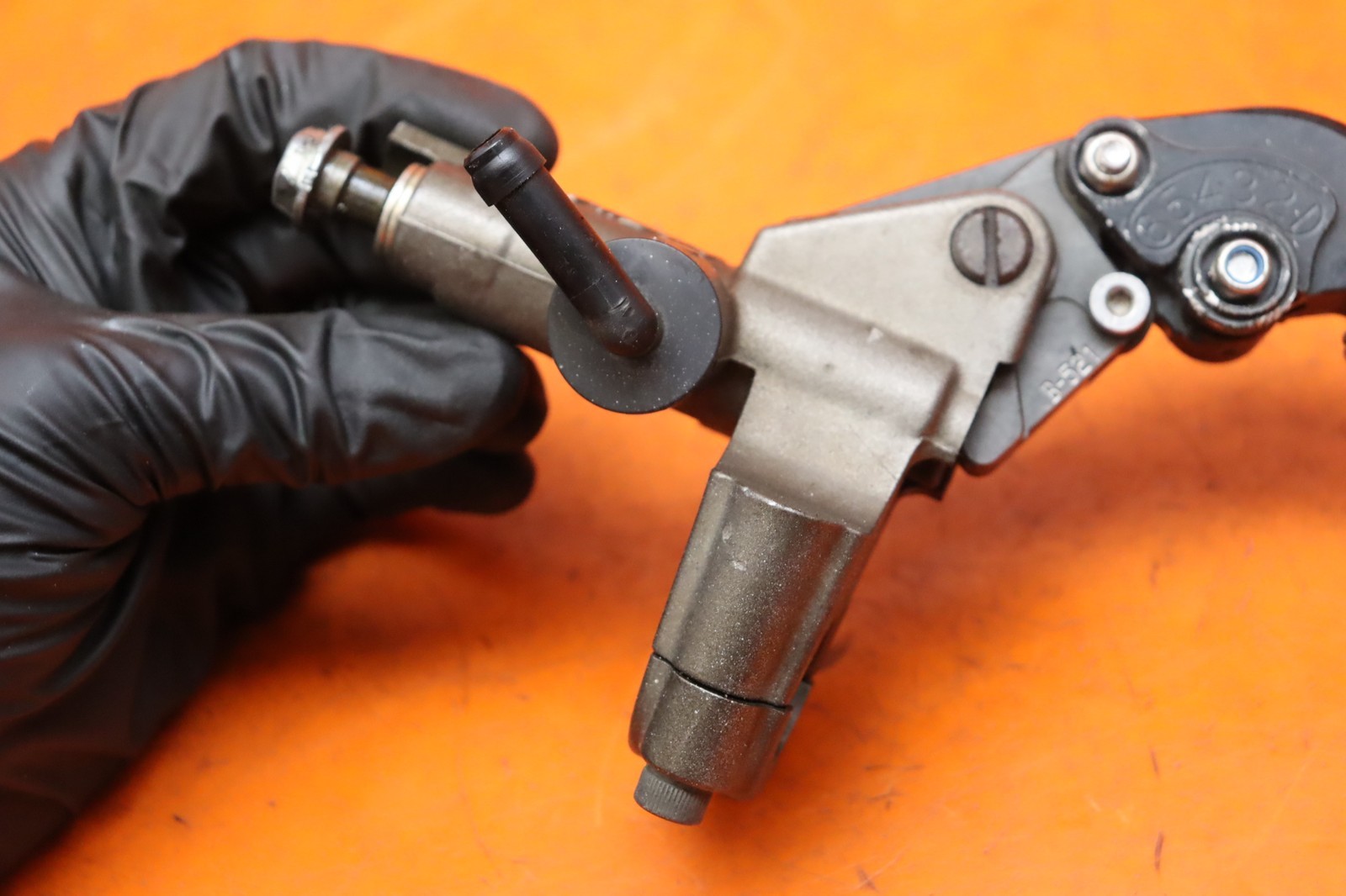 2004-2005 KAWASAKI NINJA ZX10R OEM FRONT BRAKE MASTER CYLINDER