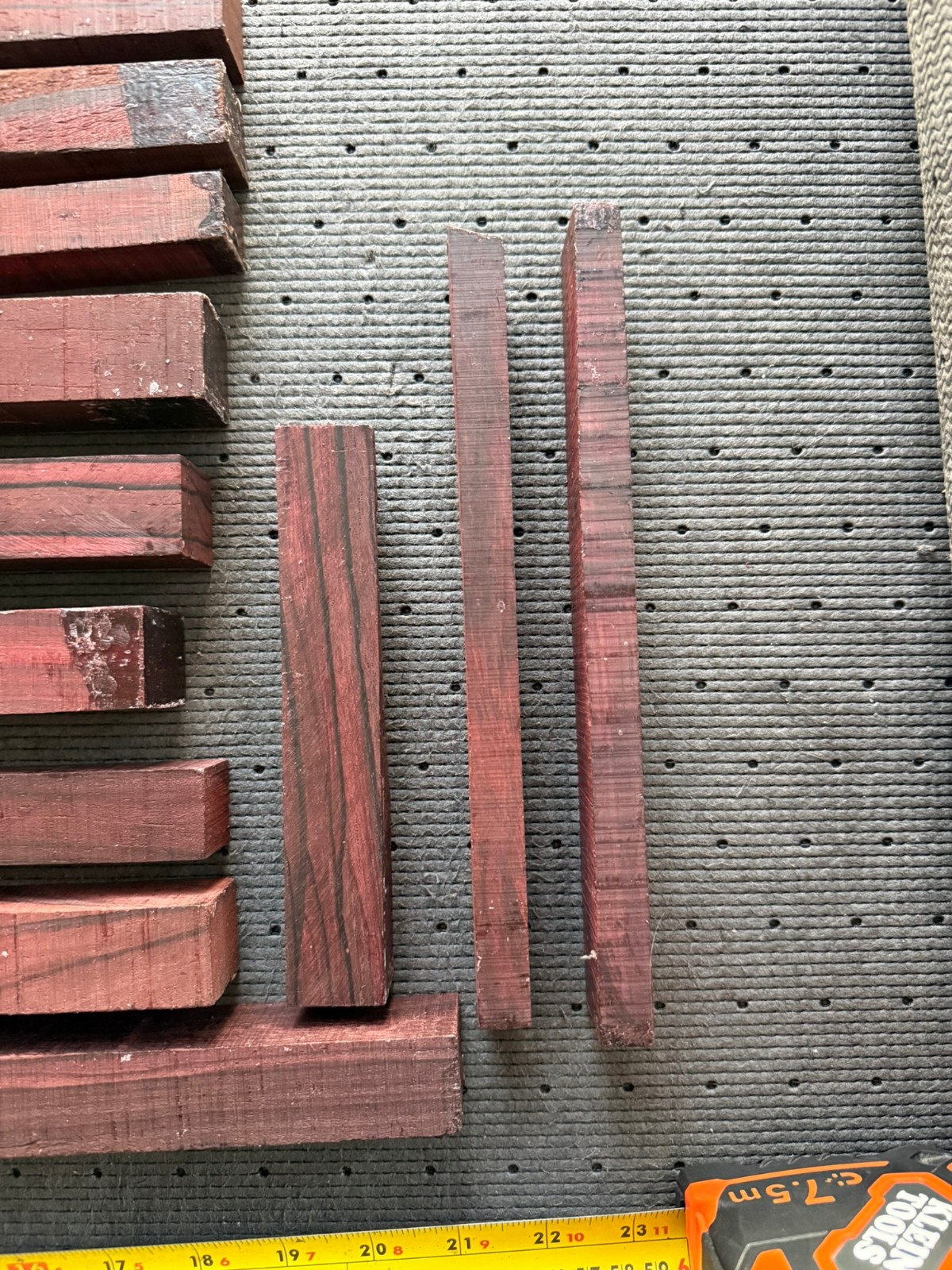 Bois de Rose 7 pounds box #18