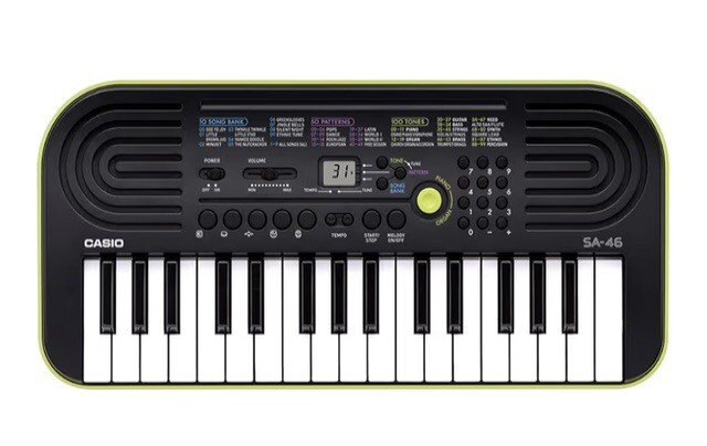 NEW OOB Casio SA-46 32-Key Mini Electronic Keyboard Black & Green + Batteries