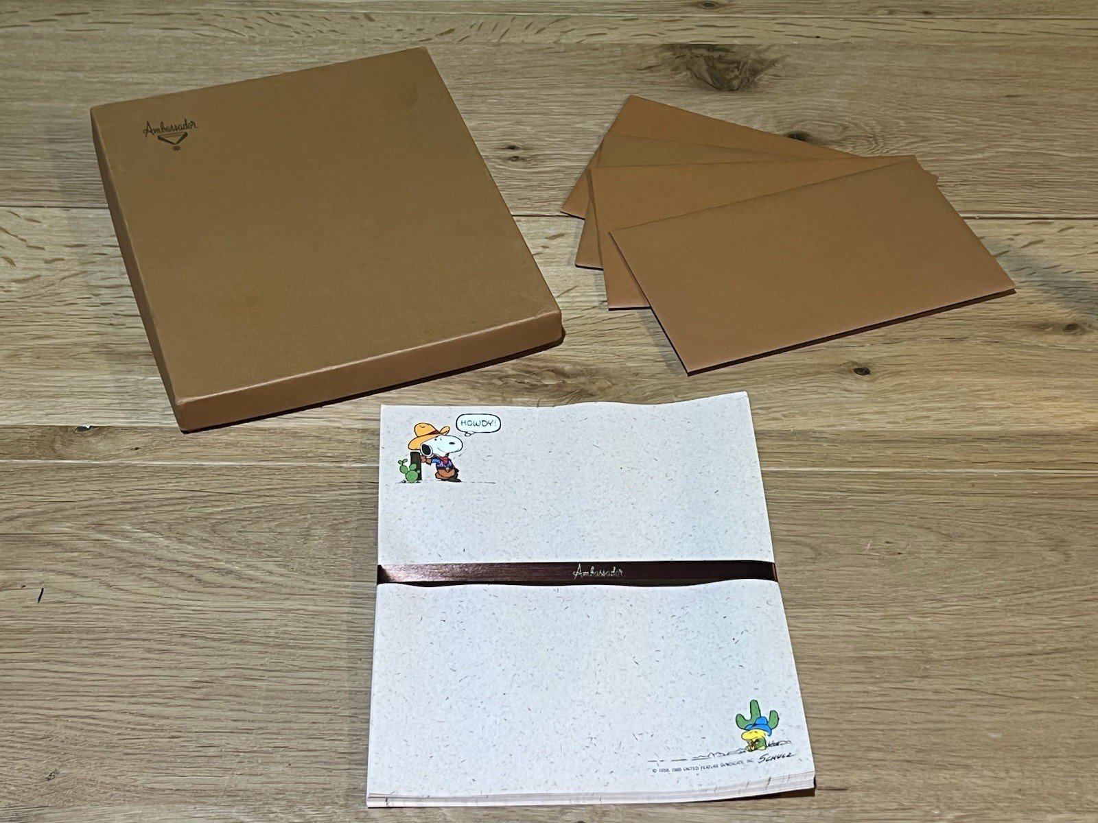 Vtg Snoppy Peanuts Howdy Stationary Box Set 24 sheets 4 envelopes 1960's